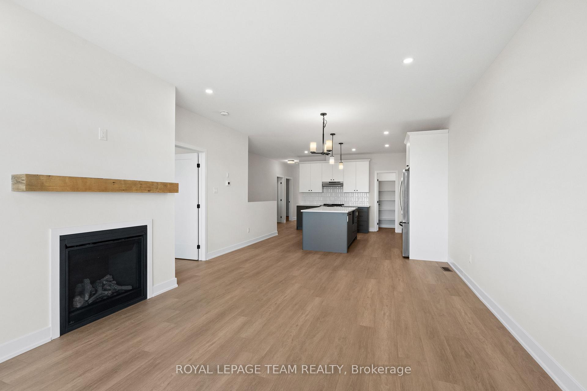 Photo 16 of 1031 Moore Street, Brockville, Brockville — HOMEH
