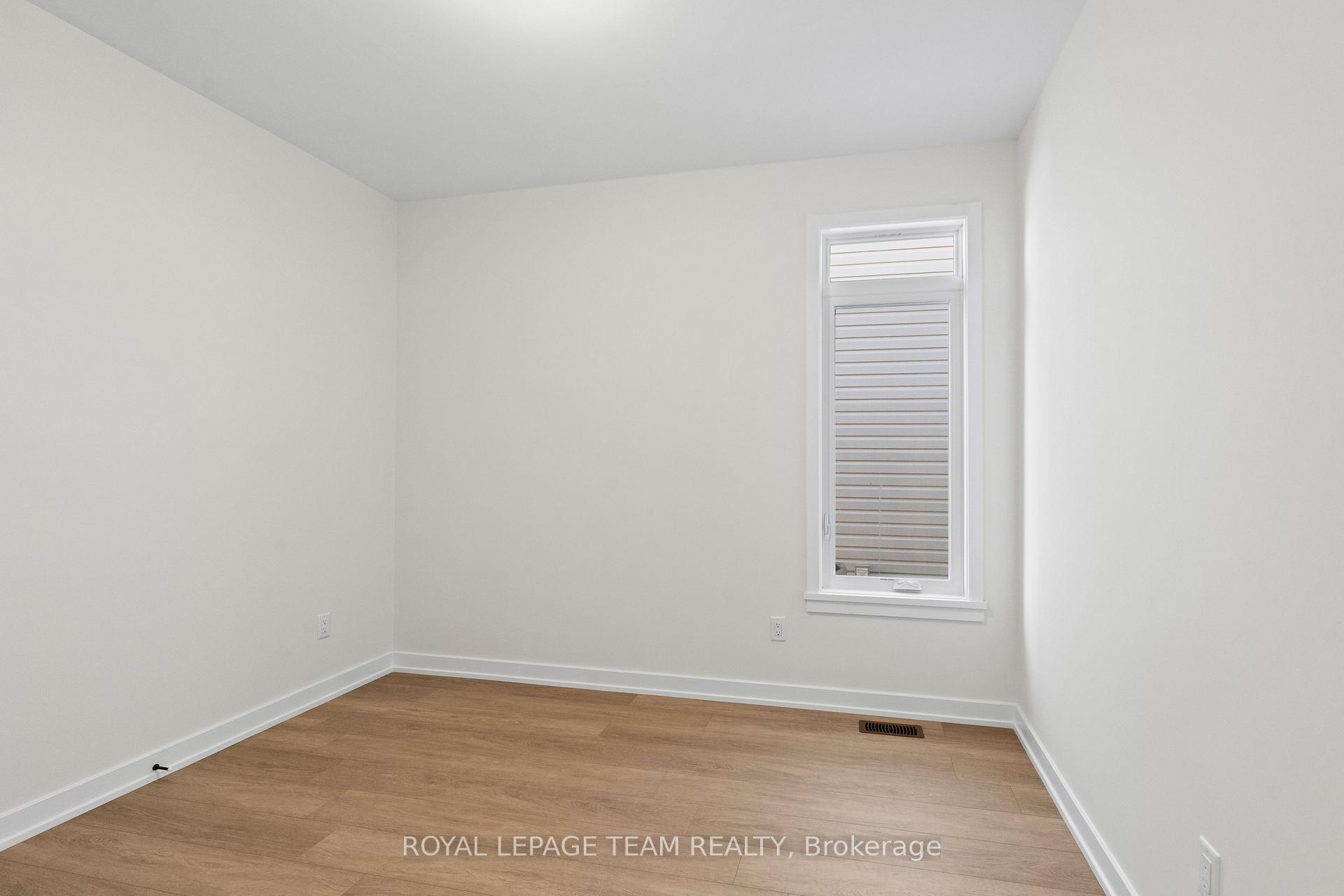 Photo 26 of 1031 Moore Street, Brockville, Brockville — HOMEH