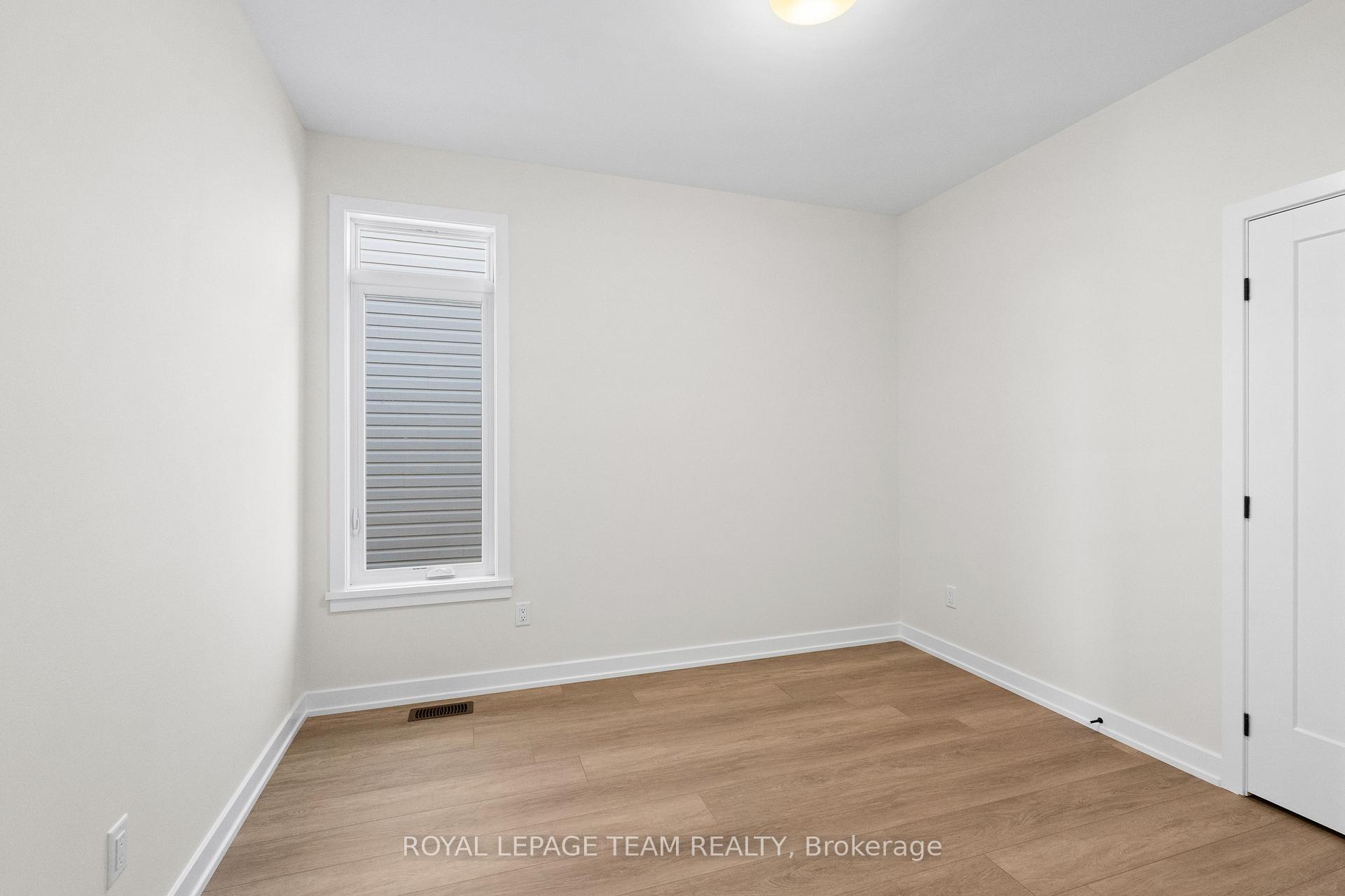 Photo 30 of 1031 Moore Street, Brockville, Brockville — HOMEH