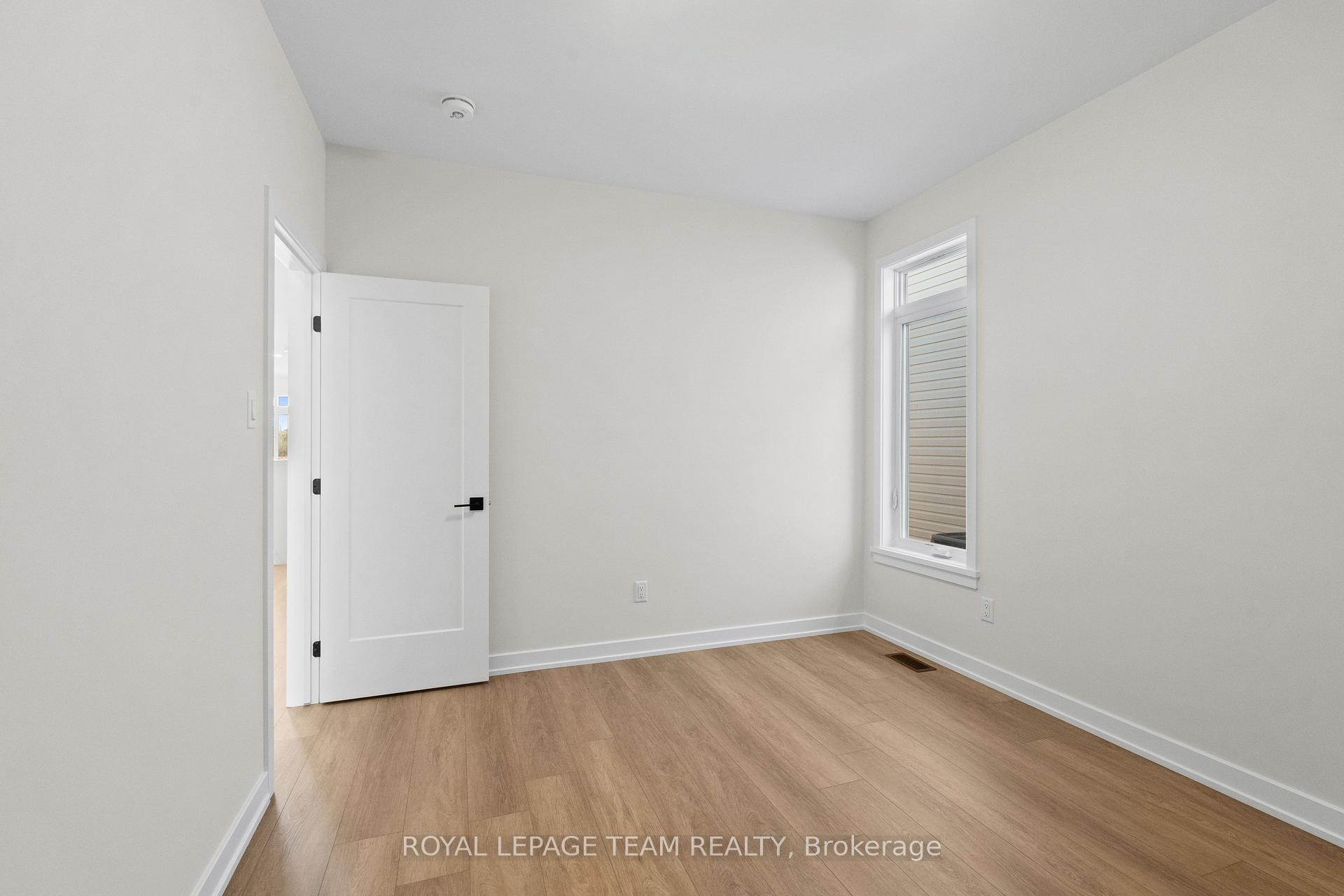 Photo 32 of 1031 Moore Street, Brockville, Brockville — HOMEH