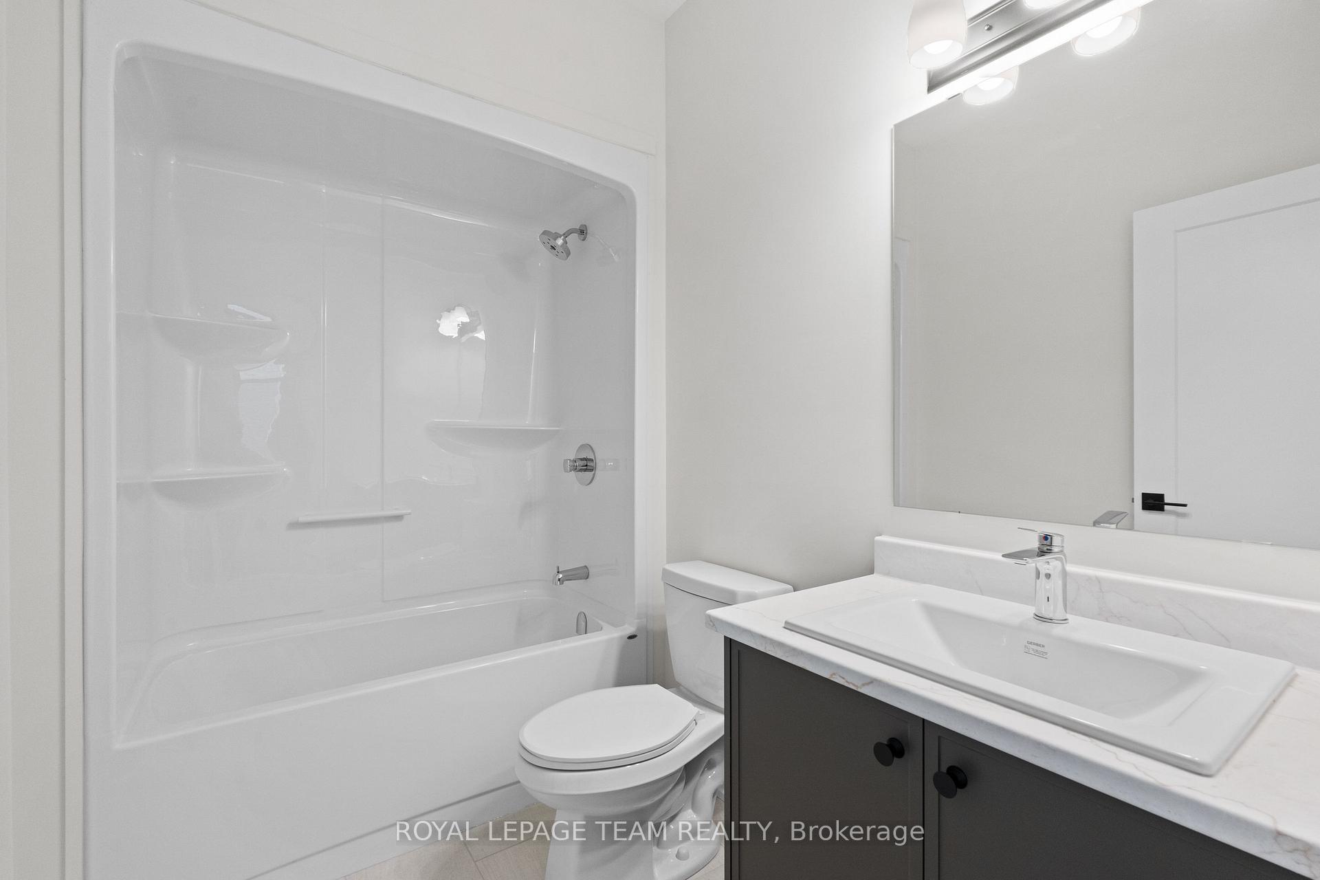 Photo 33 of 1031 Moore Street, Brockville, Brockville — HOMEH