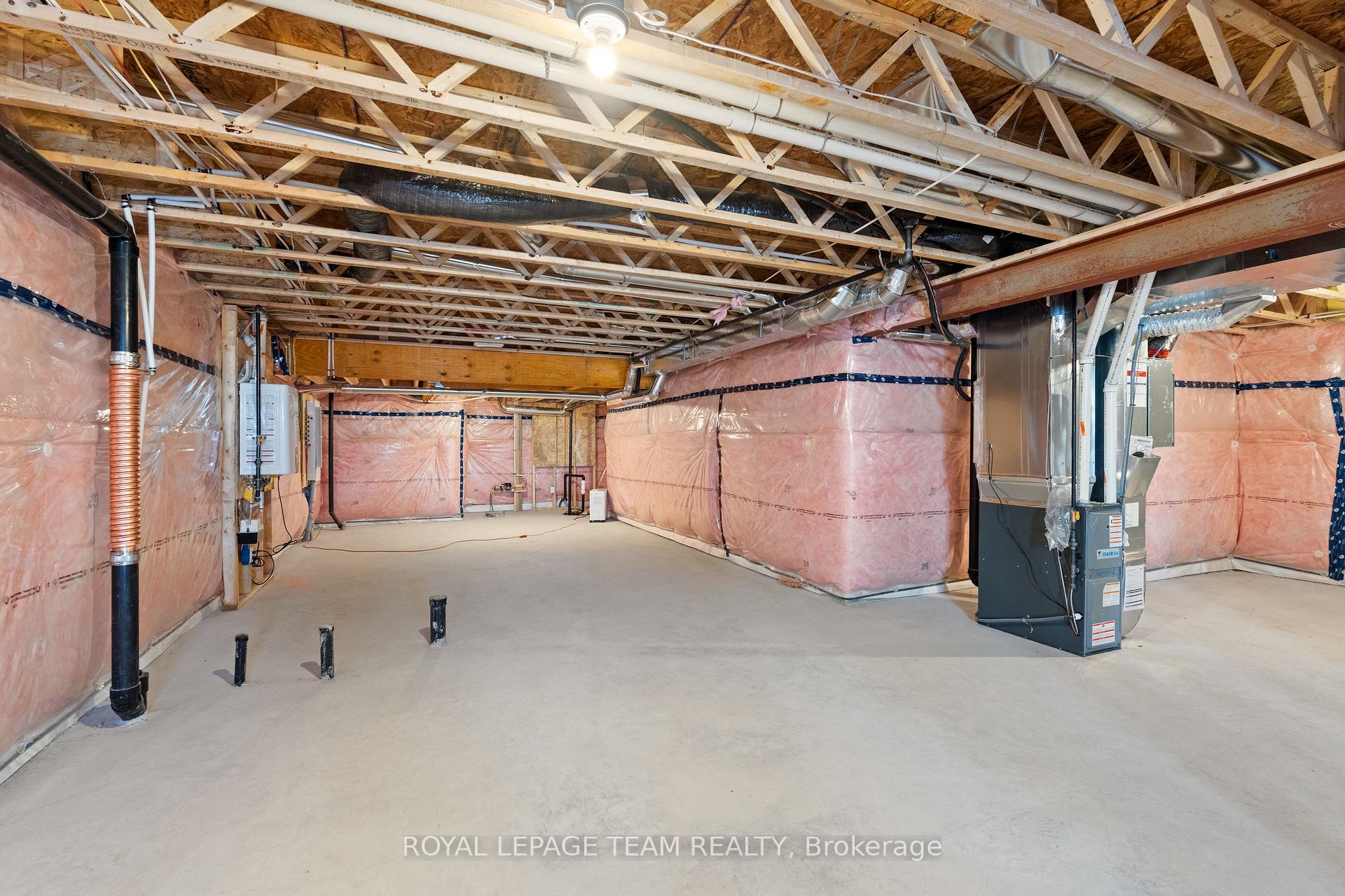 Photo 35 of 1031 Moore Street, Brockville, Brockville — HOMEH