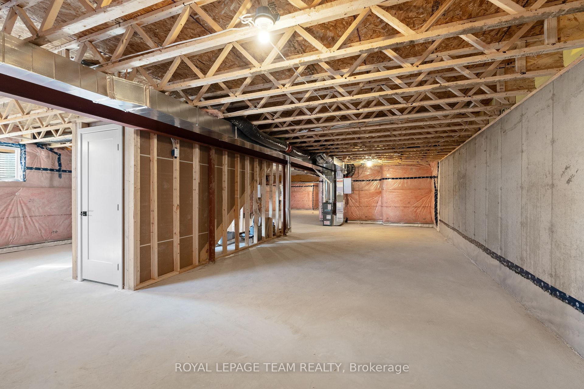 Photo 37 of 1031 Moore Street, Brockville, Brockville — HOMEH
