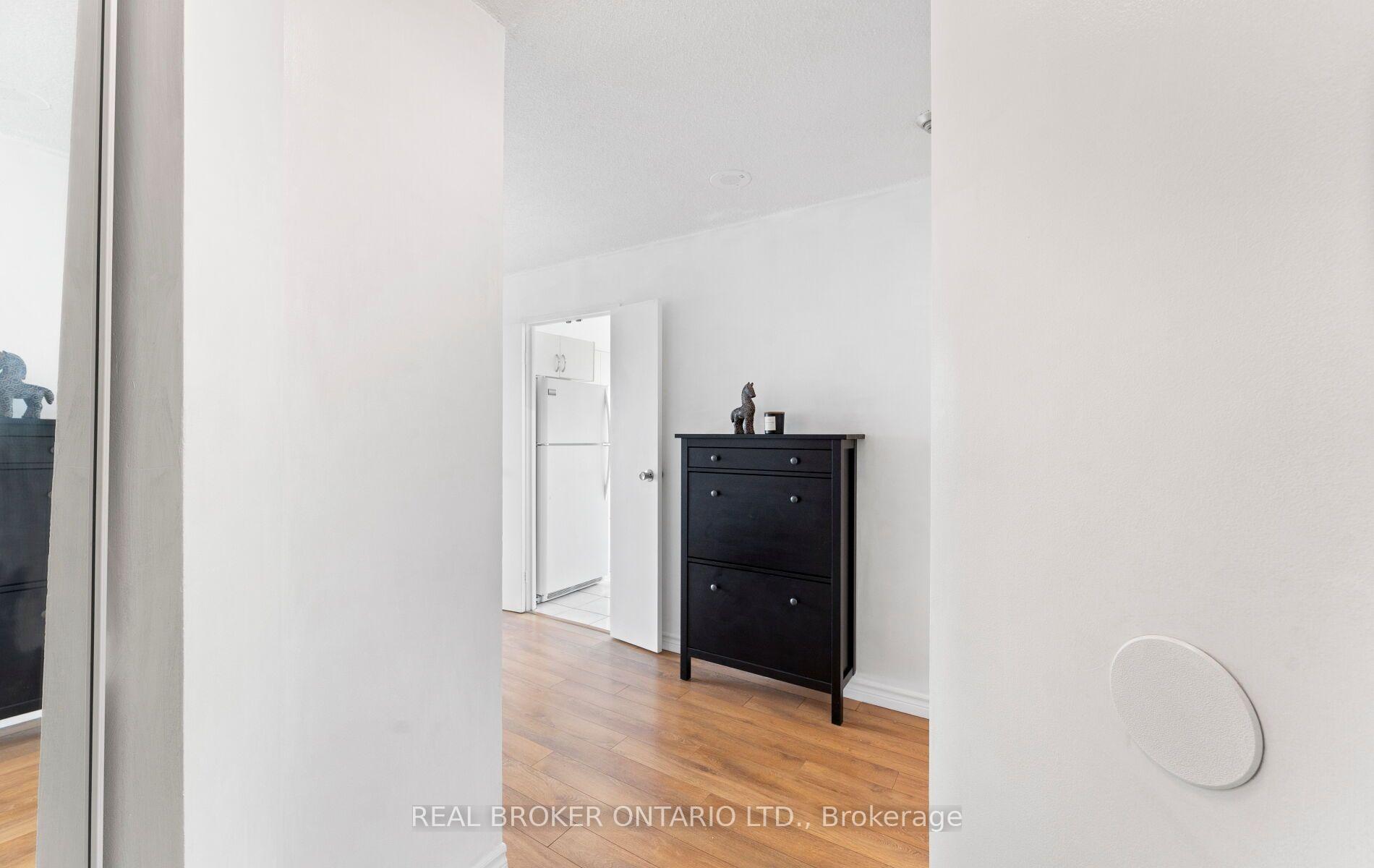 Photo 3 of Unit 1809, 3077 Weston Road, North York, Humberlea-Pelmo Park — HOMEH
