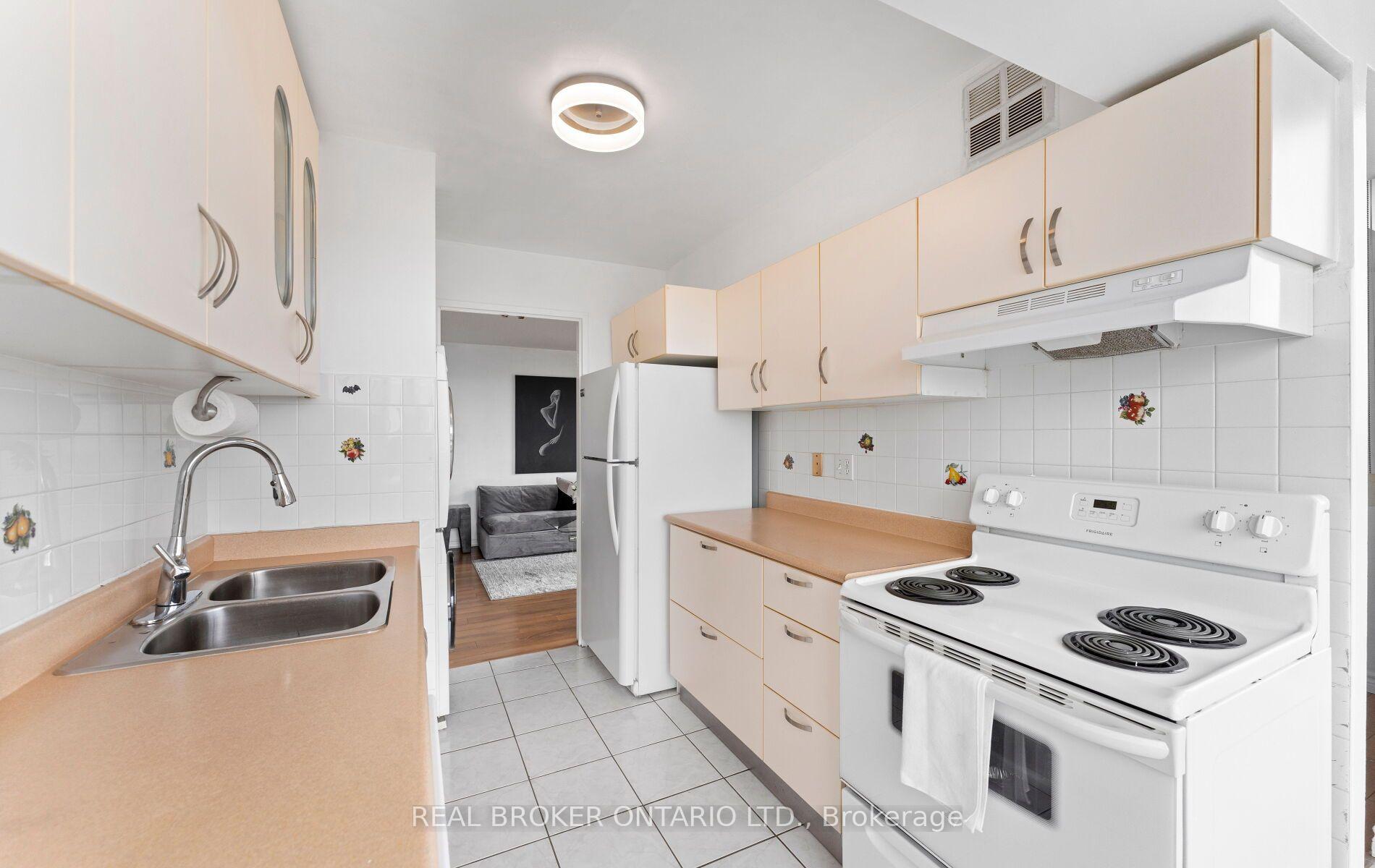 Photo 15 of Unit 1809, 3077 Weston Road, North York, Humberlea-Pelmo Park — HOMEH