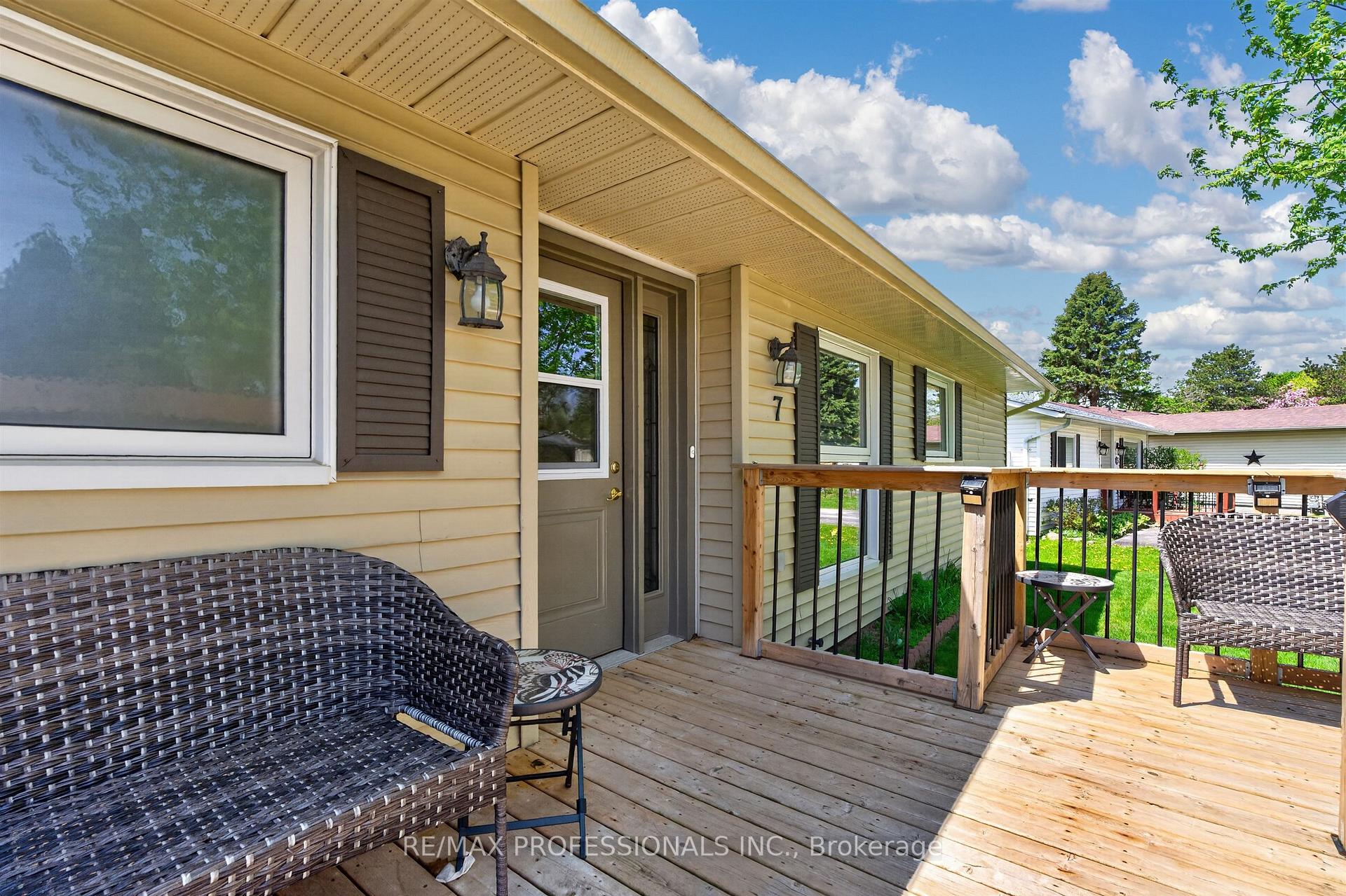 Photo 4 of 7 Tamarack Court, New Tecumseth, Rural New Tecumseth — HOMEH