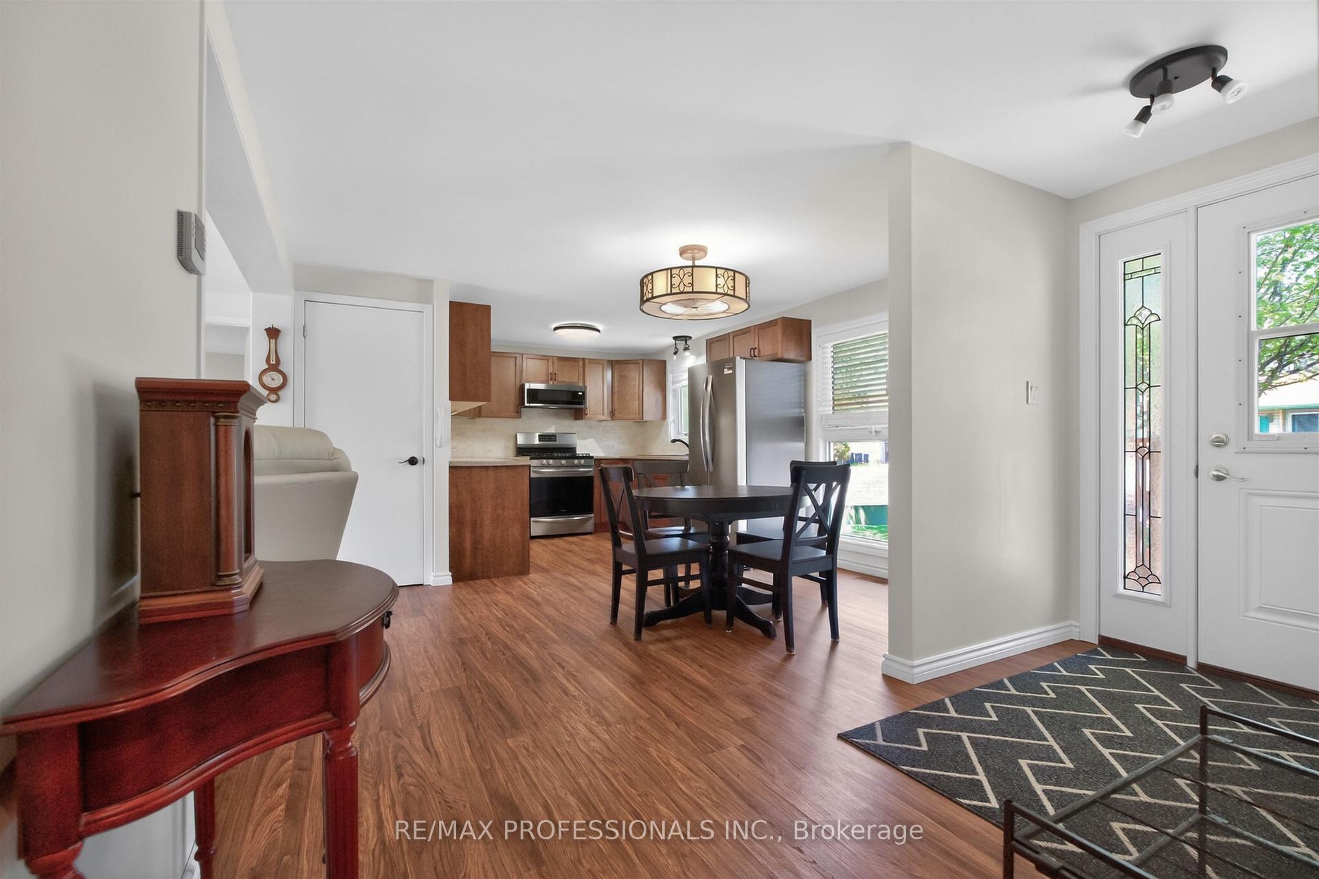 Photo 6 of 7 Tamarack Court, New Tecumseth, Rural New Tecumseth — HOMEH