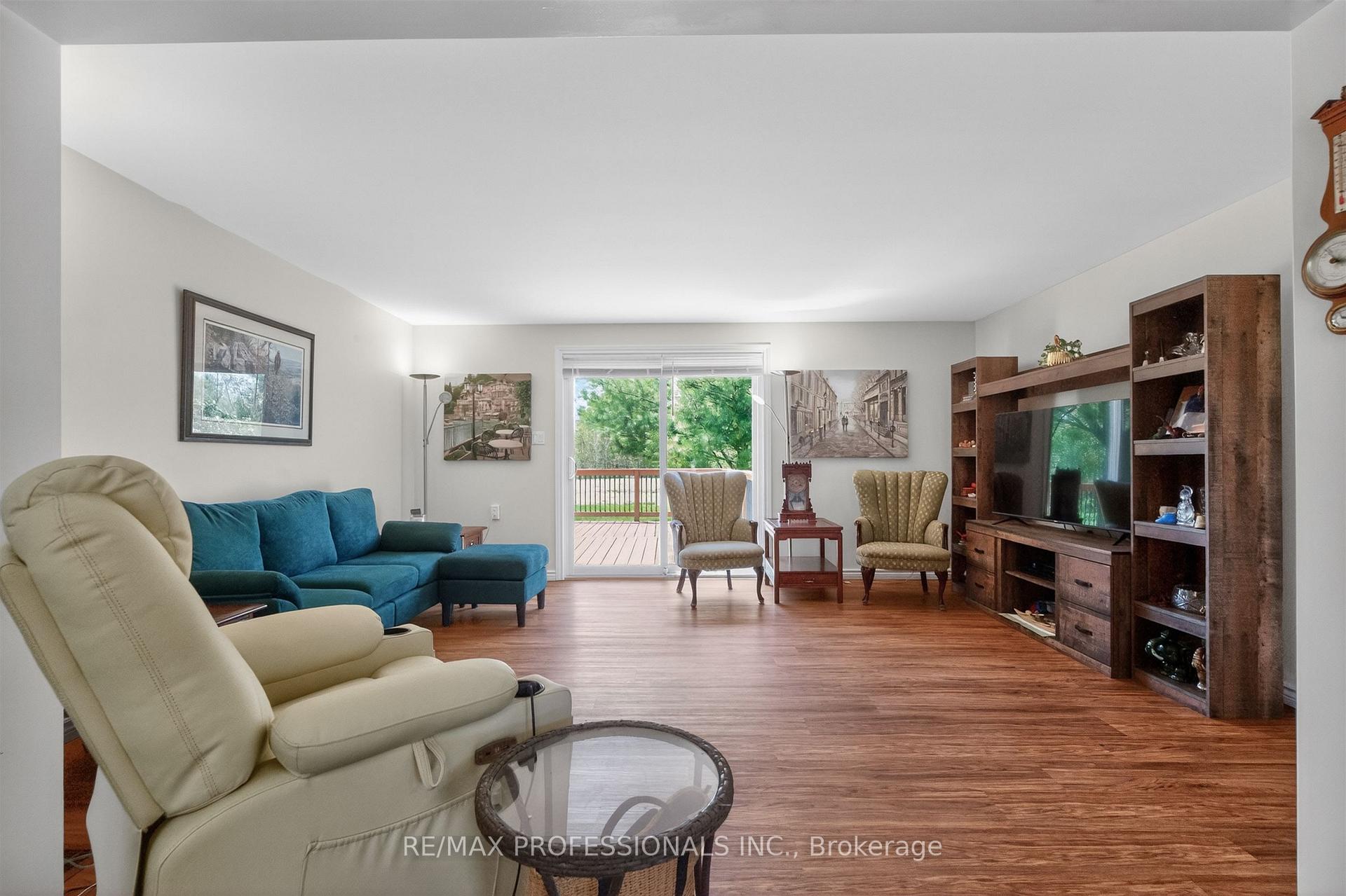Photo 11 of 7 Tamarack Court, New Tecumseth, Rural New Tecumseth — HOMEH