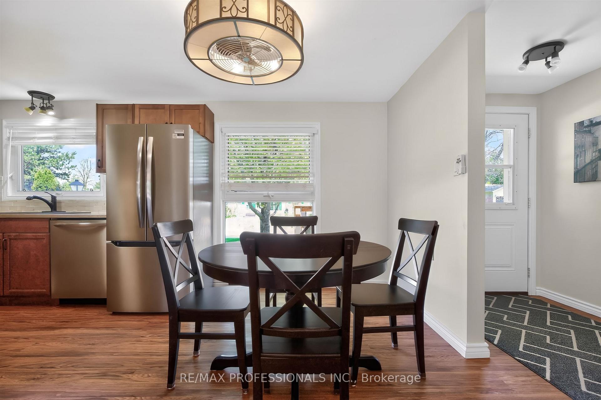 Photo 12 of 7 Tamarack Court, New Tecumseth, Rural New Tecumseth — HOMEH
