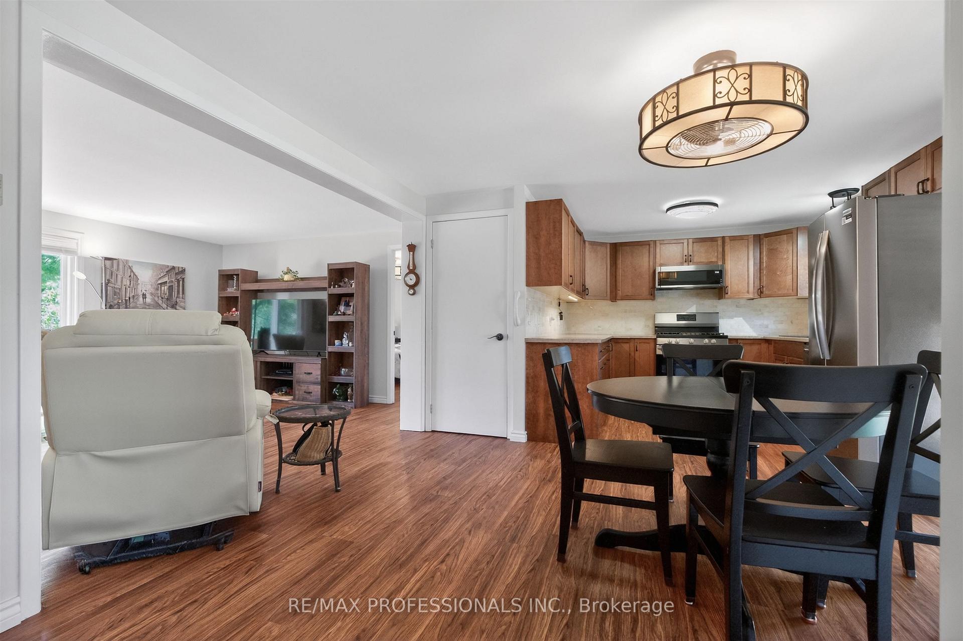 Photo 14 of 7 Tamarack Court, New Tecumseth, Rural New Tecumseth — HOMEH