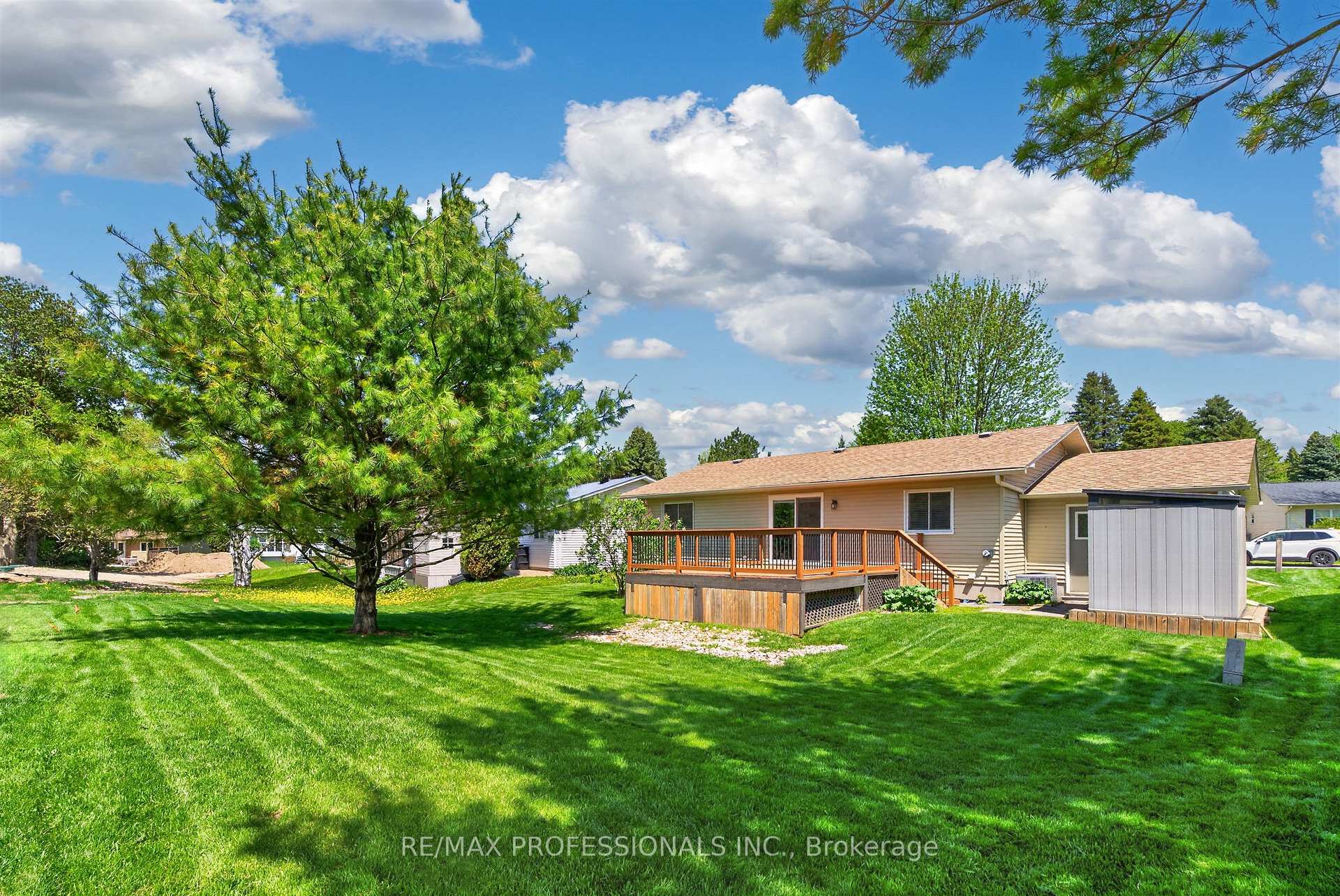 Photo 30 of 7 Tamarack Court, New Tecumseth, Rural New Tecumseth — HOMEH