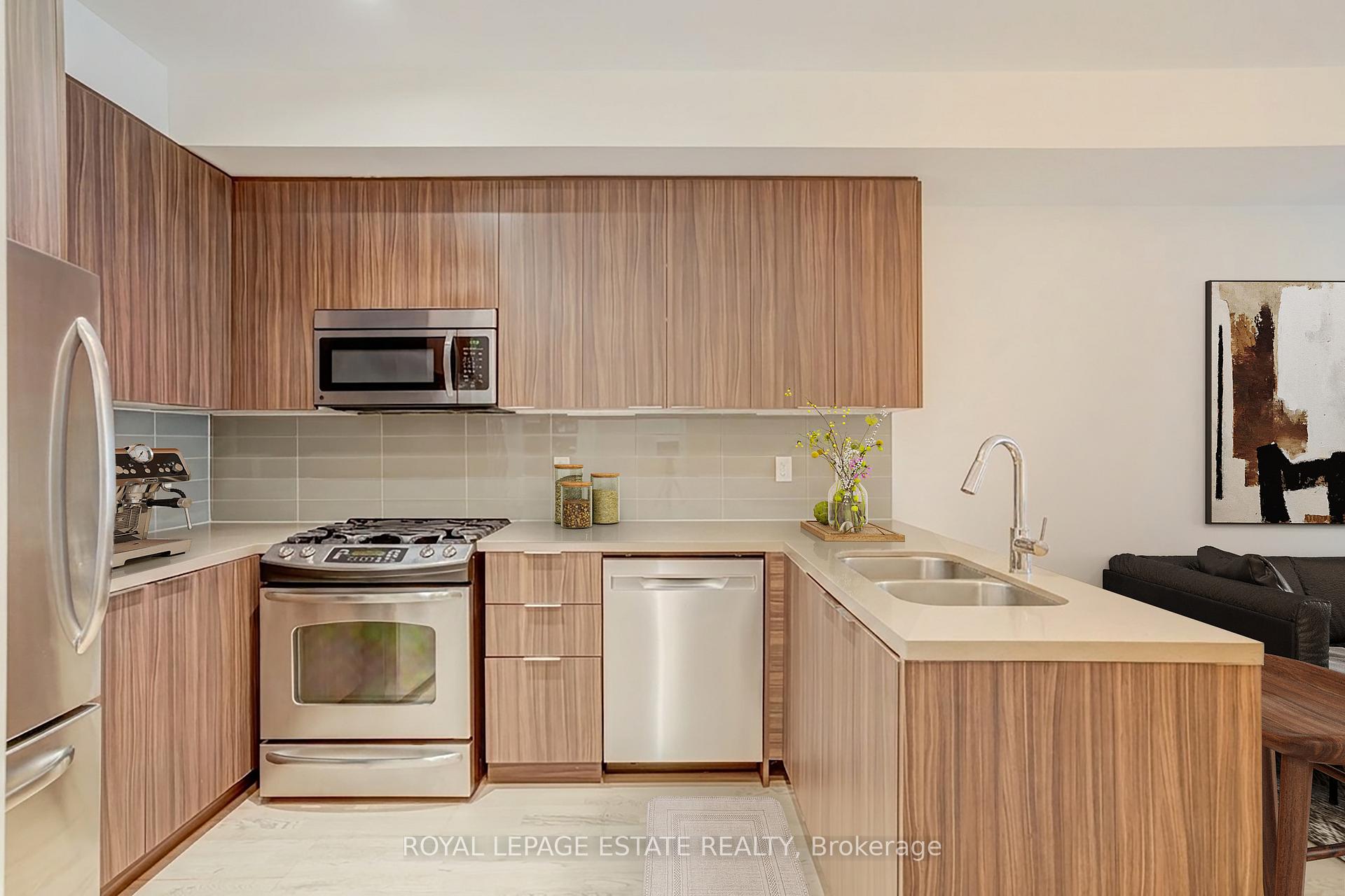 Photo 8 of Unit 32, 140 Broadview Avenue, Toronto, South Riverdale — HOMEH