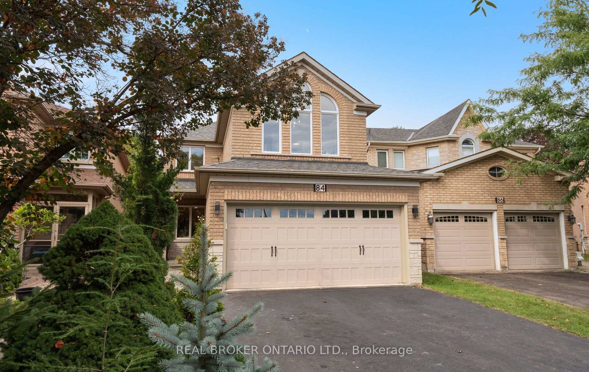Photo 3 of 84 Sandway Crescent, Vaughan, Maple — HOMEH