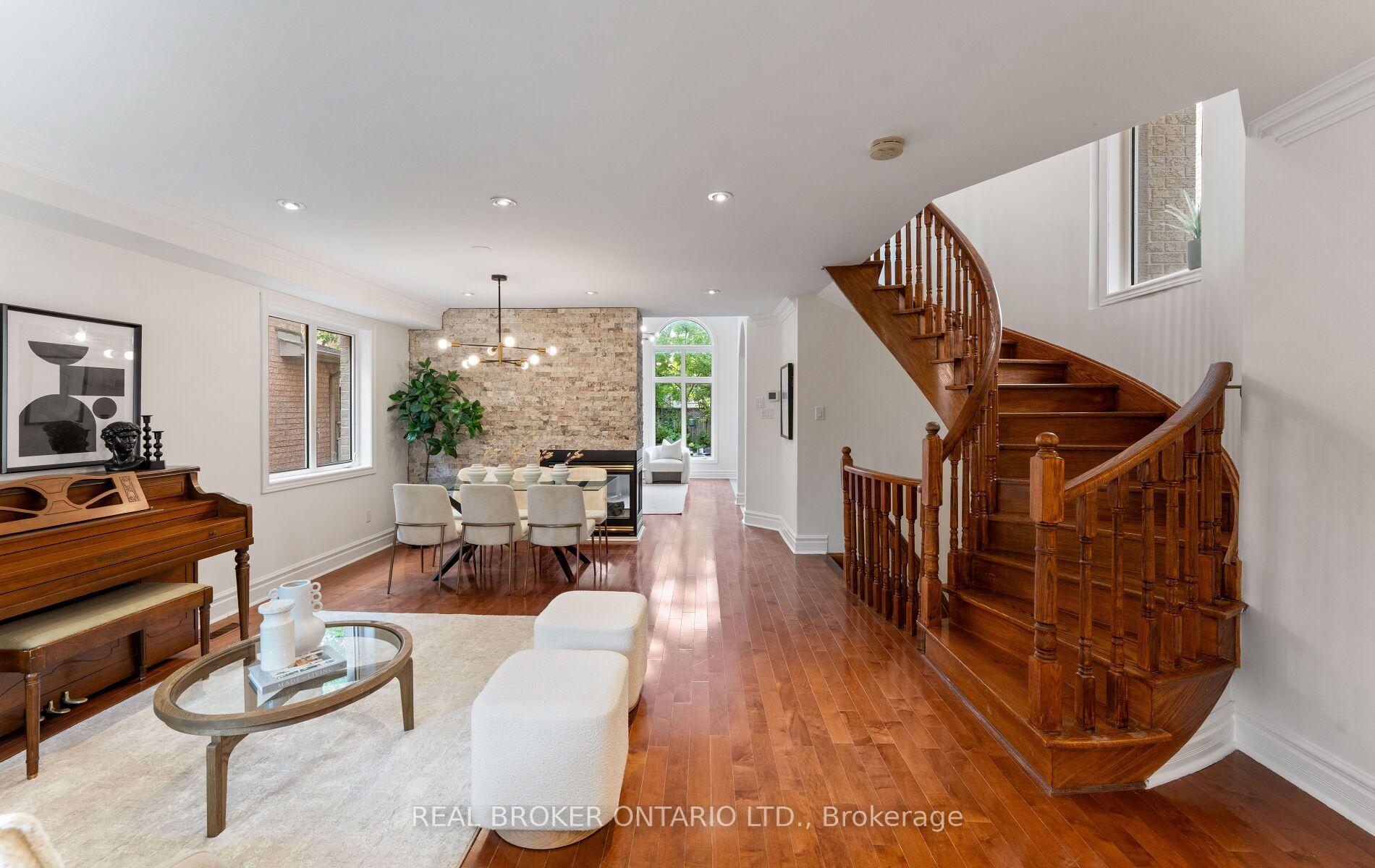 Photo 5 of 84 Sandway Crescent, Vaughan, Maple — HOMEH