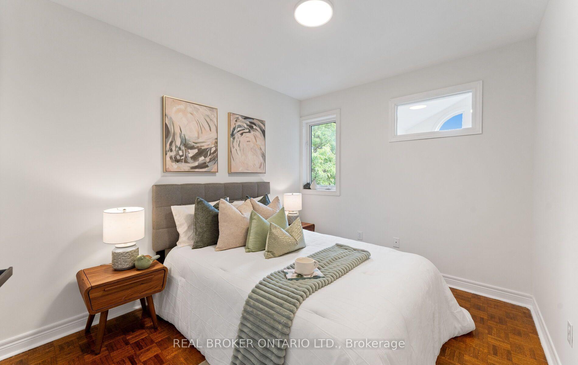 Photo 20 of 84 Sandway Crescent, Vaughan, Maple — HOMEH