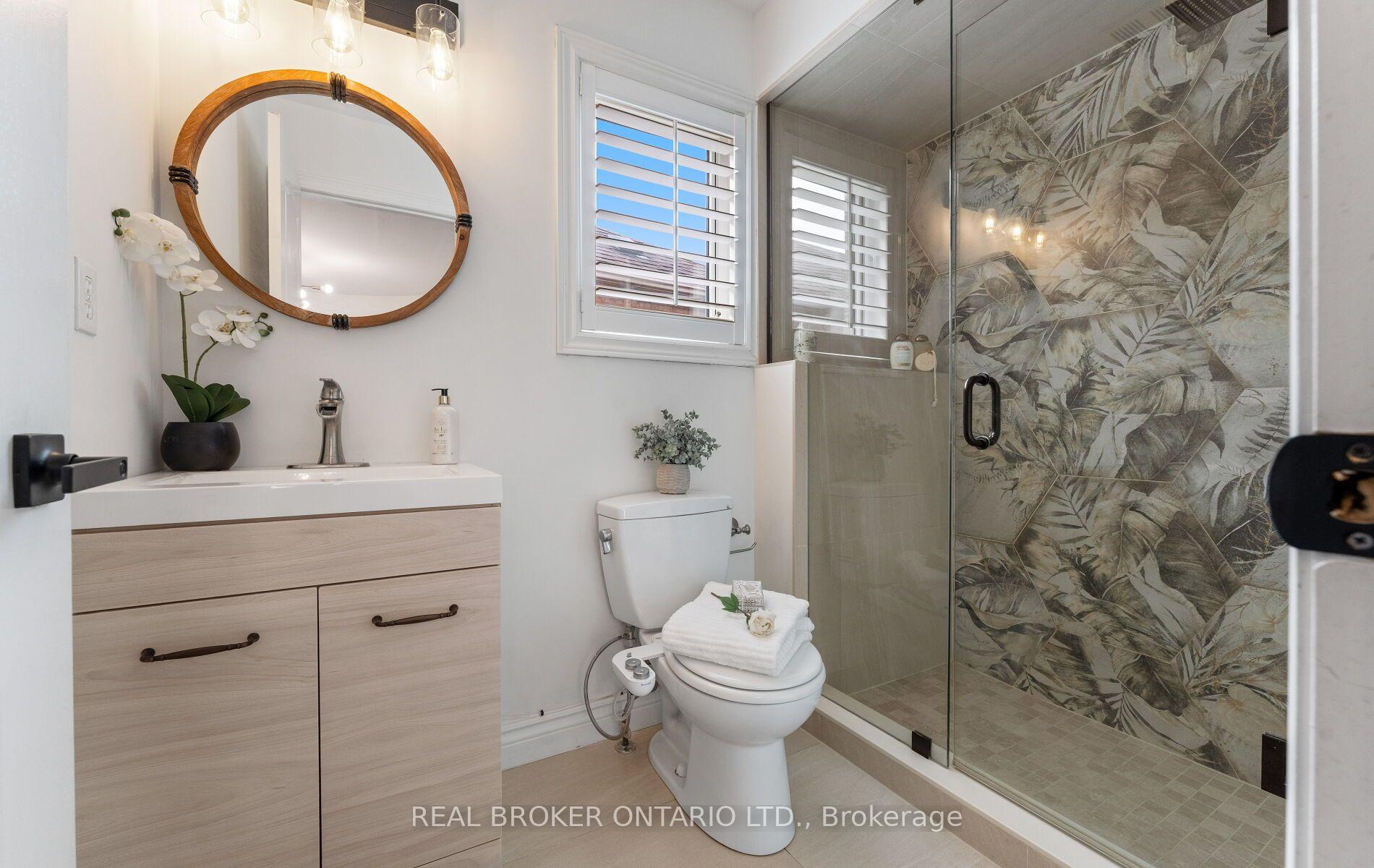 Photo 22 of 84 Sandway Crescent, Vaughan, Maple — HOMEH