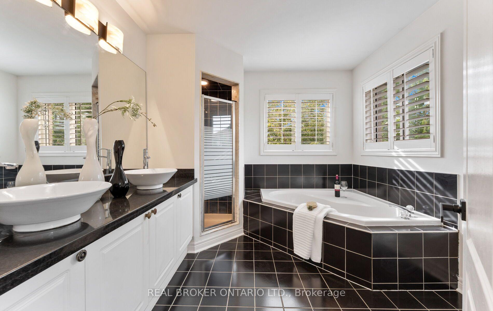 Photo 28 of 84 Sandway Crescent, Vaughan, Maple — HOMEH