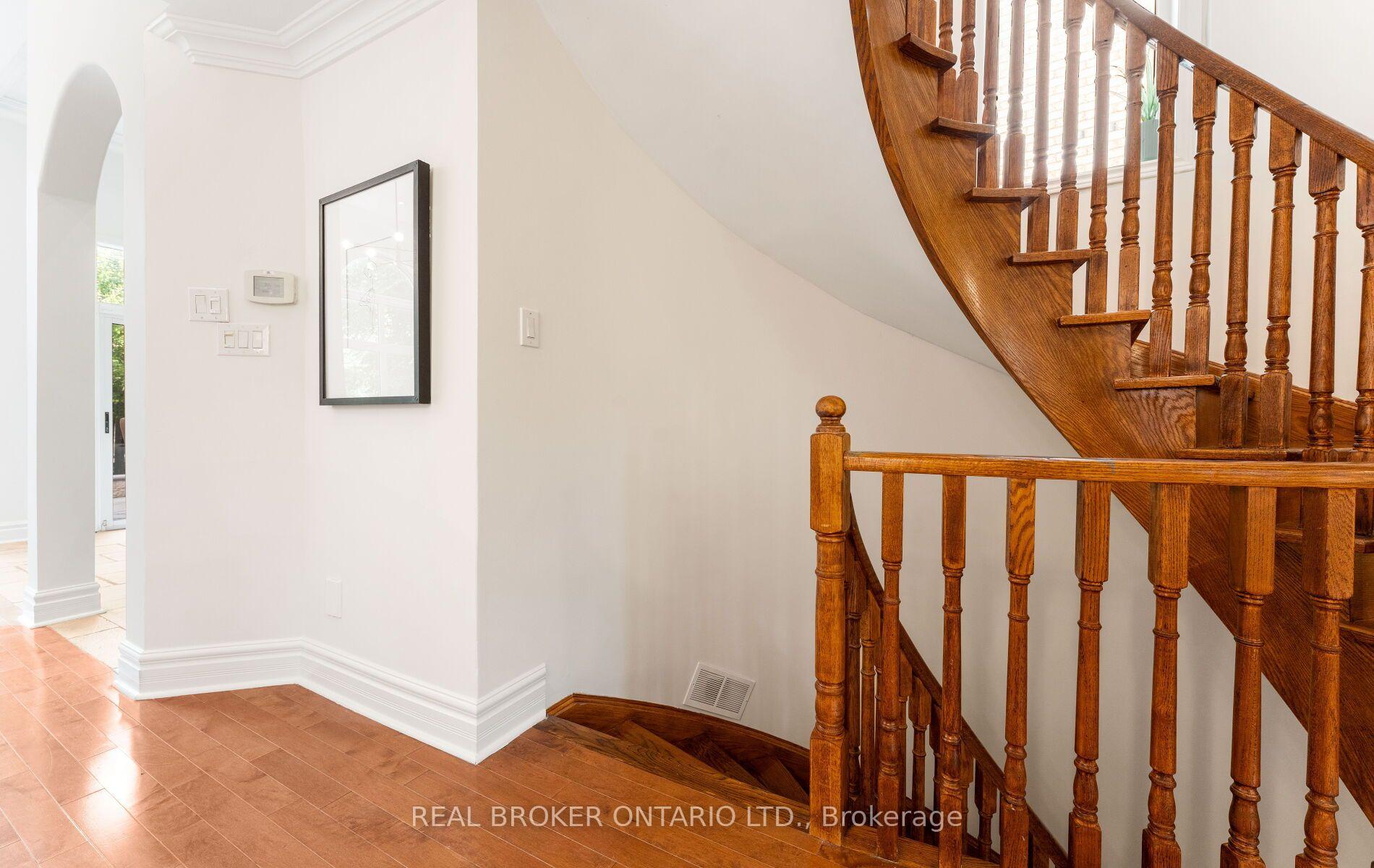 Photo 30 of 84 Sandway Crescent, Vaughan, Maple — HOMEH