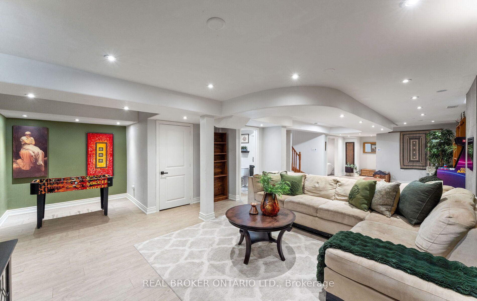 Photo 31 of 84 Sandway Crescent, Vaughan, Maple — HOMEH