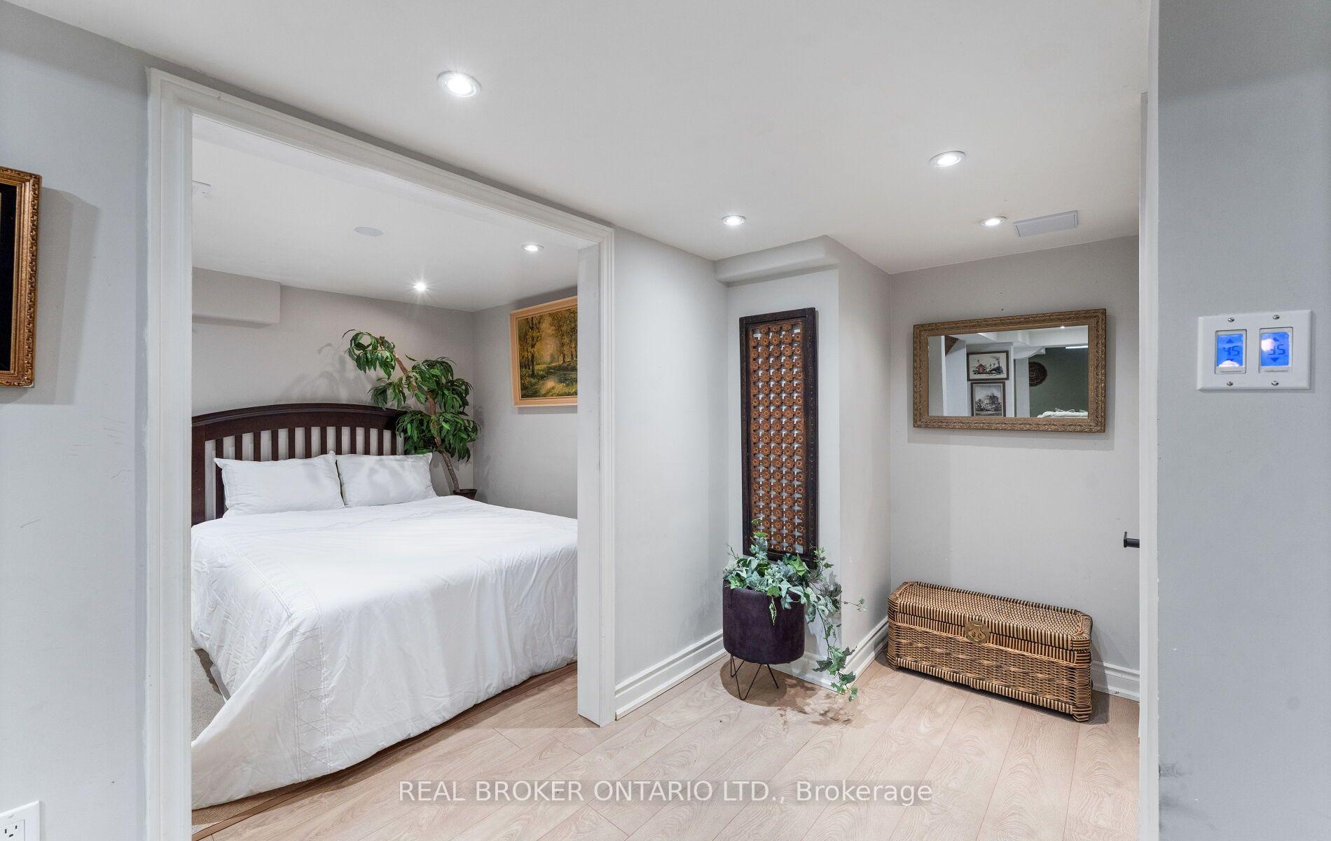 Photo 35 of 84 Sandway Crescent, Vaughan, Maple — HOMEH