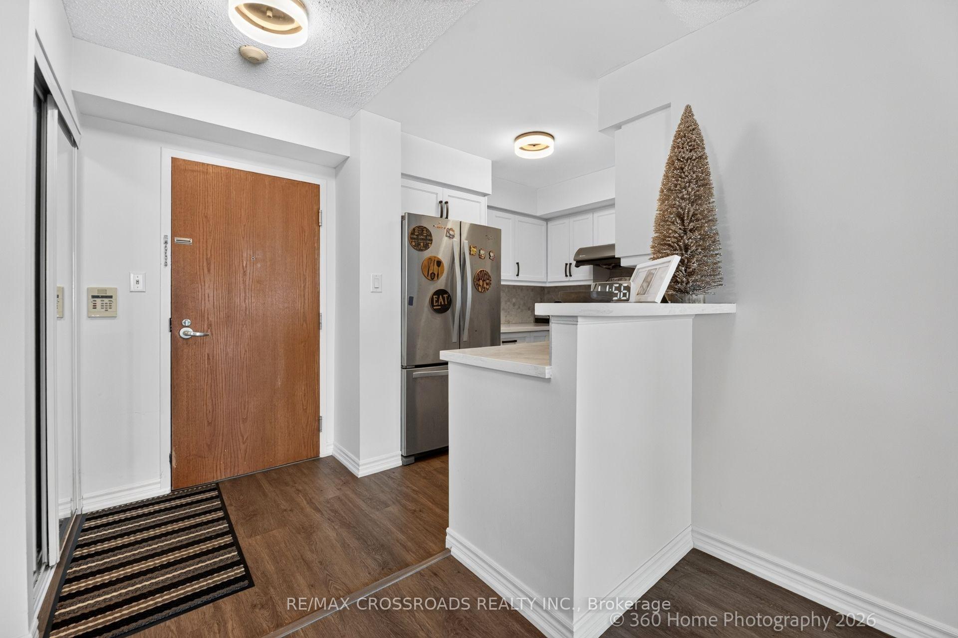 Photo 4 of Unit 1506, 23 Lorraine Drive, North York, Willowdale West — HOMEH