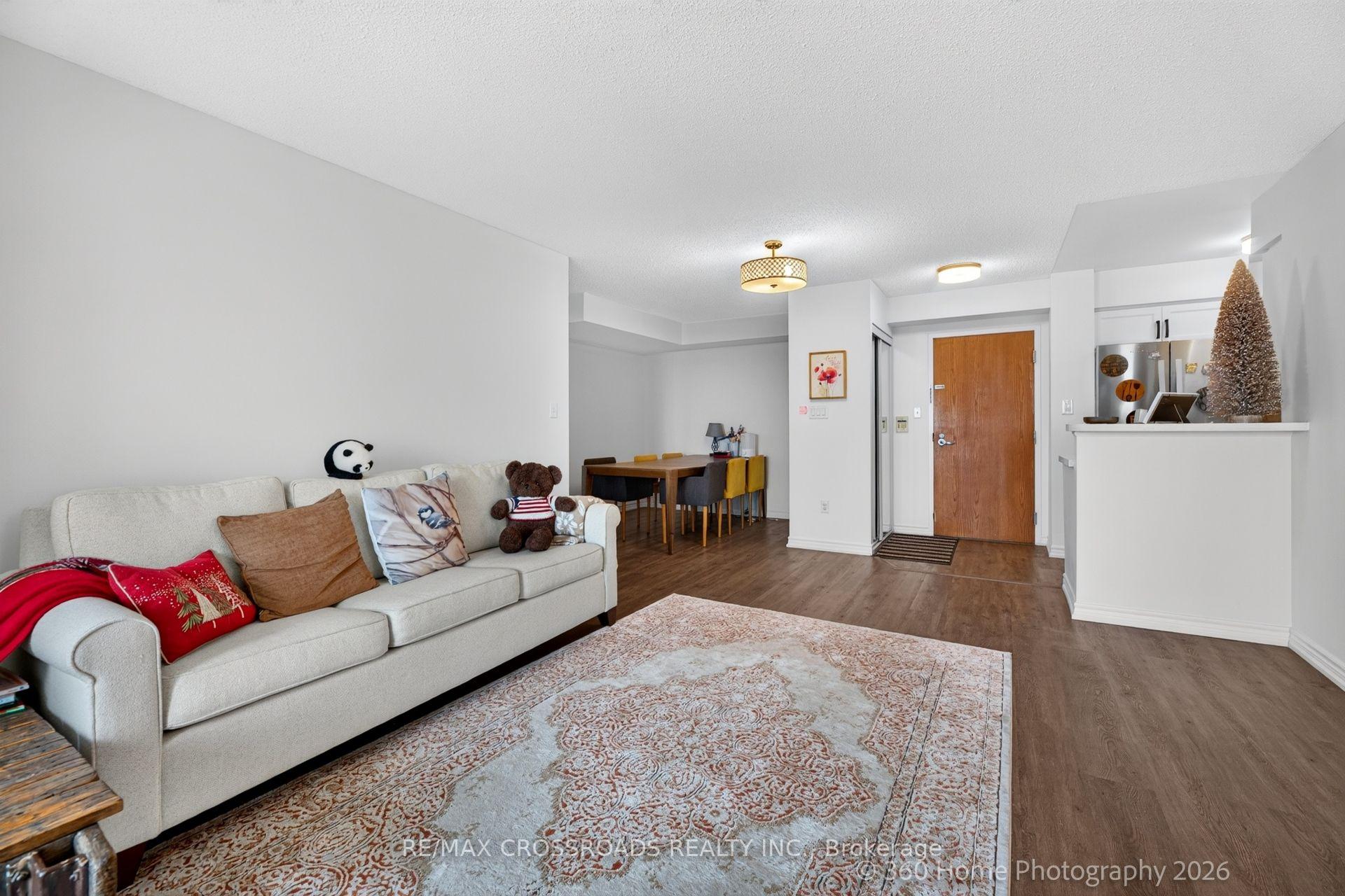 Photo 8 of Unit 1506, 23 Lorraine Drive, North York, Willowdale West — HOMEH