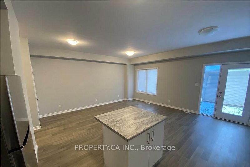 Photo 5 of 154 Broadway Lane, Welland, Broadway — HOMEH