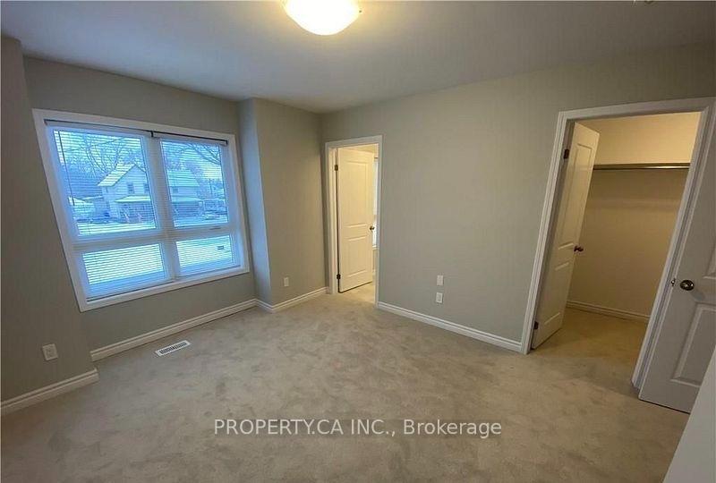 Photo 6 of 154 Broadway Lane, Welland, Broadway — HOMEH