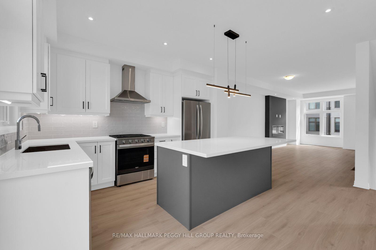 Photo 3 of 82 Brandon Crescent, New Tecumseth, Tottenham — HOMEH