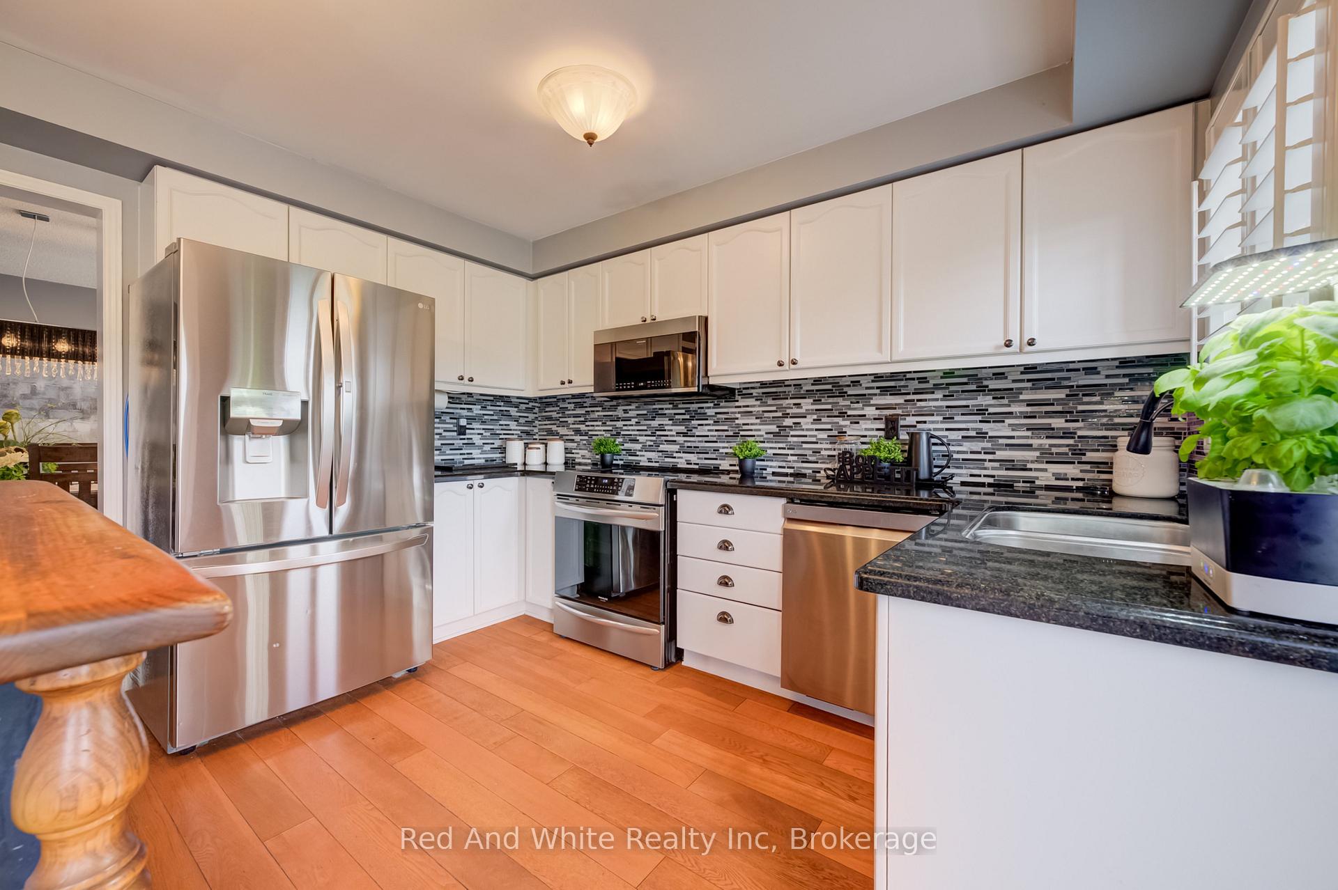 Photo 16 of 554 Grand Ridge Drive, Cambridge, Southwood - Kinbridge — HOMEH