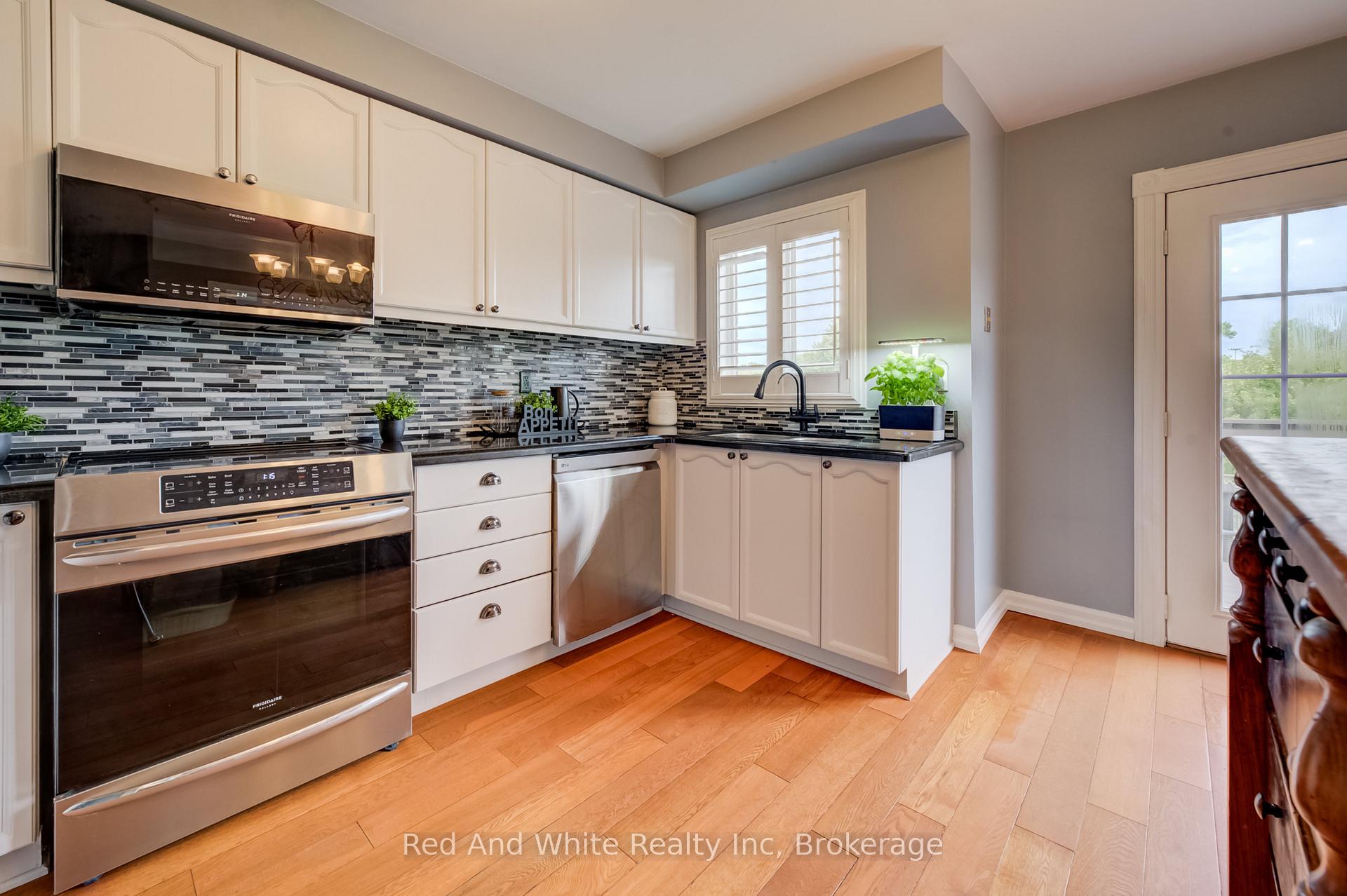 Photo 19 of 554 Grand Ridge Drive, Cambridge, Southwood - Kinbridge — HOMEH