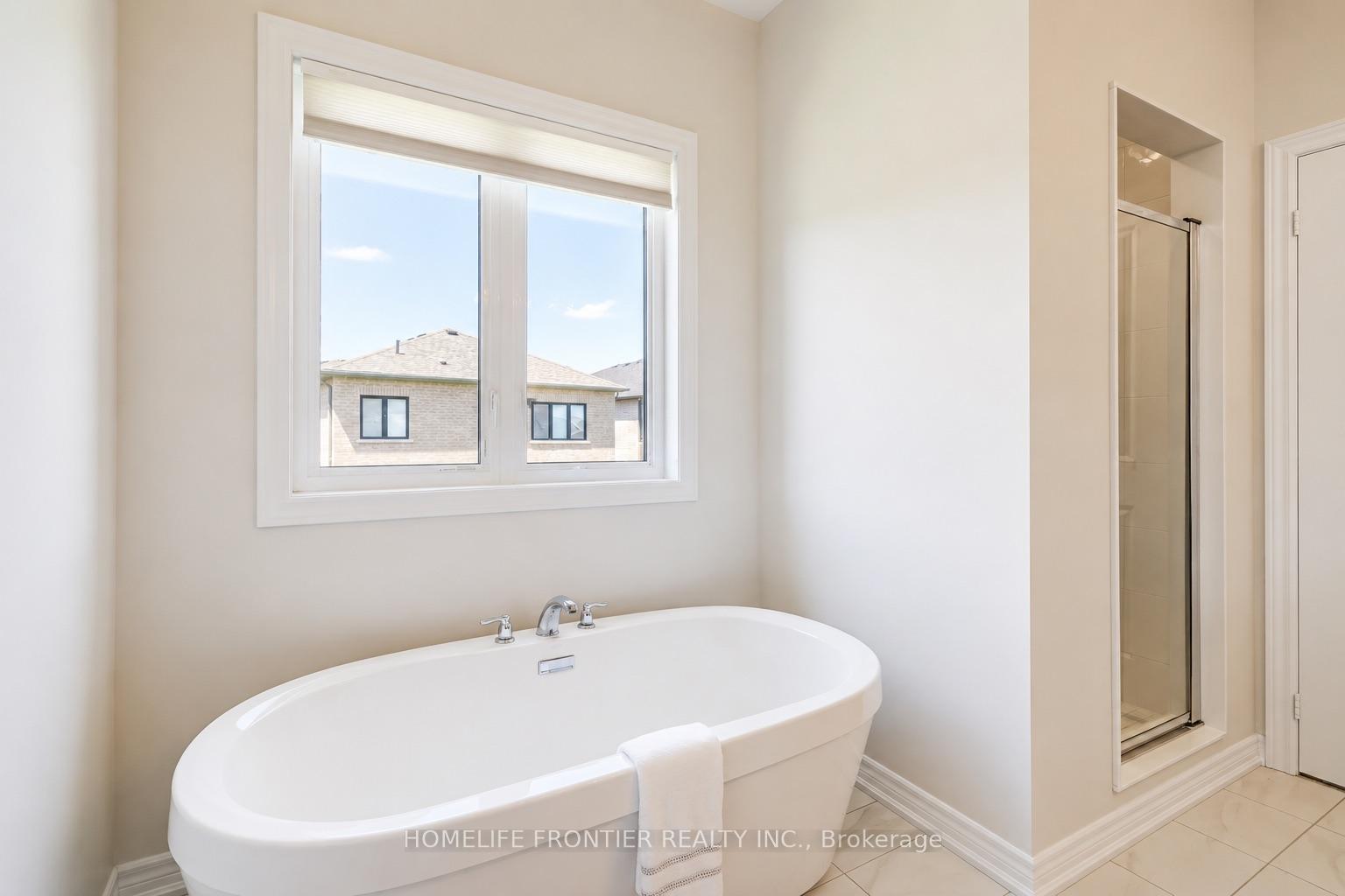Photo 11 of 879 Plum Place, Milton, Cobban — HOMEH