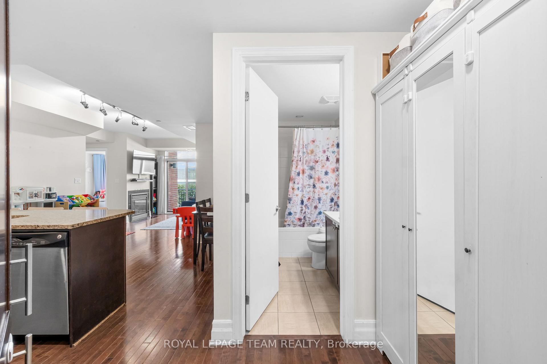 Photo 8 of Unit 212, 950 Marguerite Avenue, Ottawa, Overbrook — HOMEH
