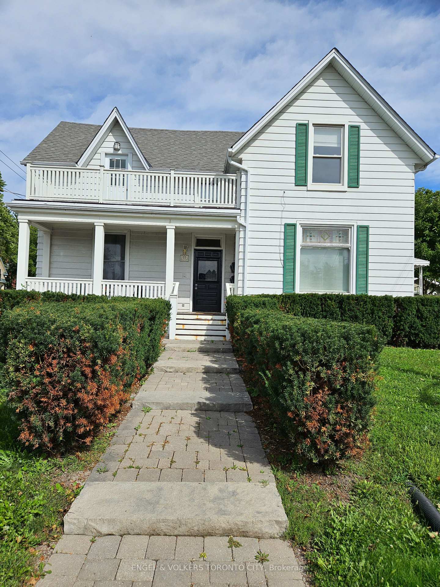 Front of Unit 2nd Flr, 85 Prospect Street W