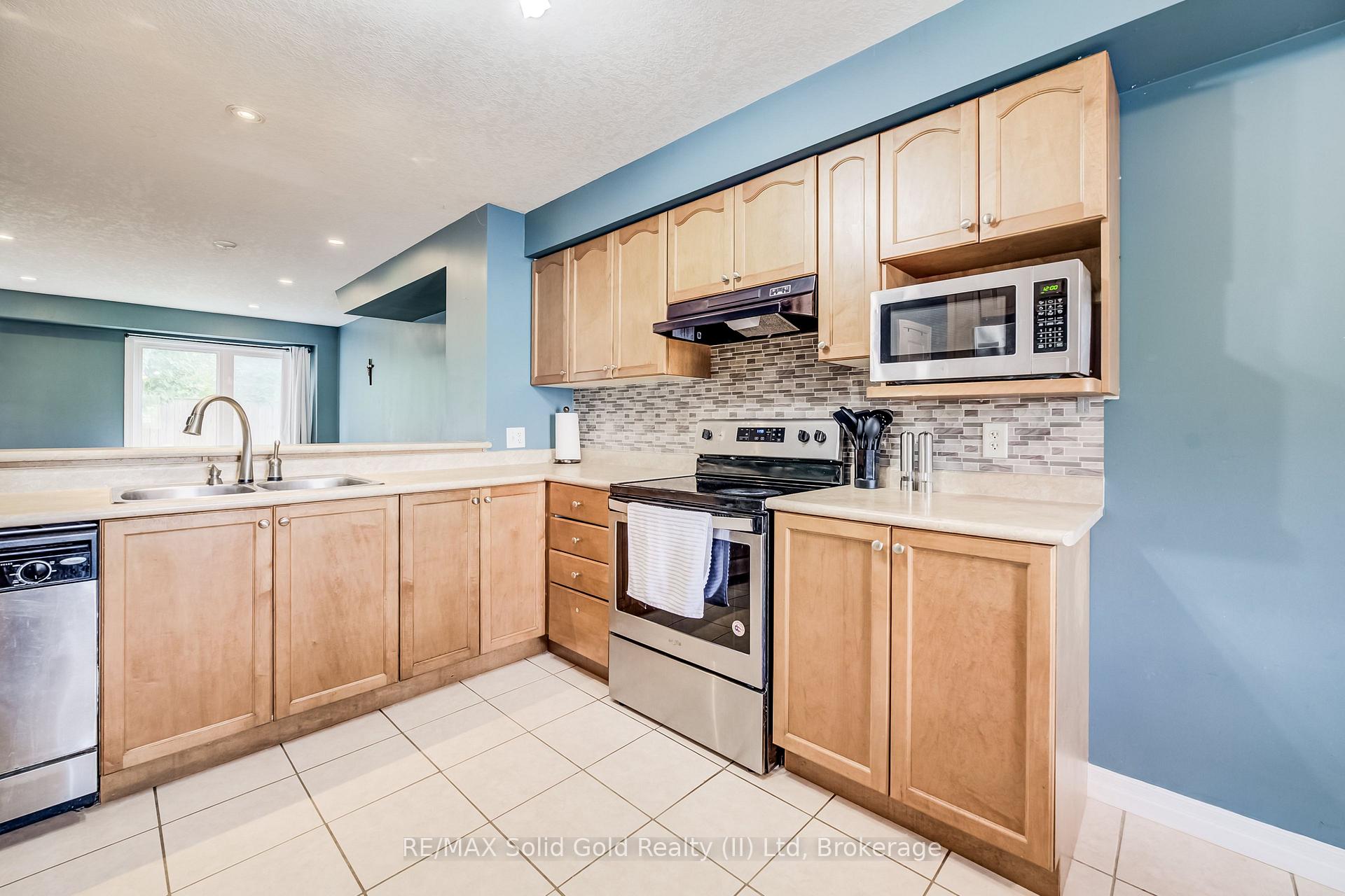Photo 12 of Unit 18, 105 Pinnacle Drive, Kitchener, Lower Doon — HOMEH