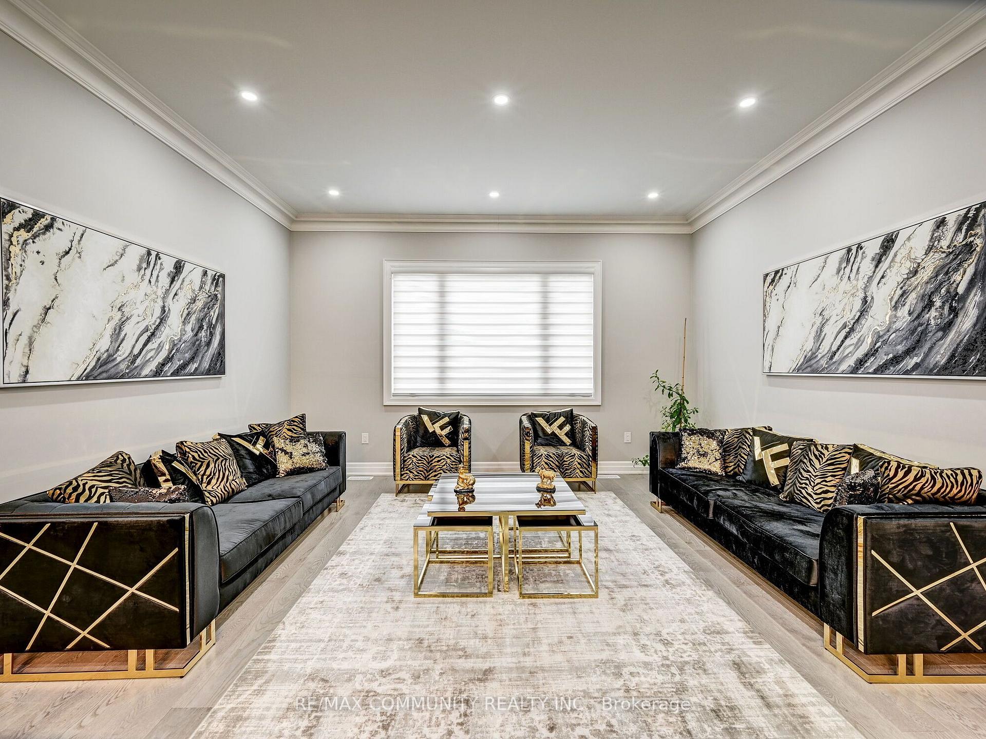 Photo 8 of 75 Havagal Crescent, Markham, Unionville — HOMEH