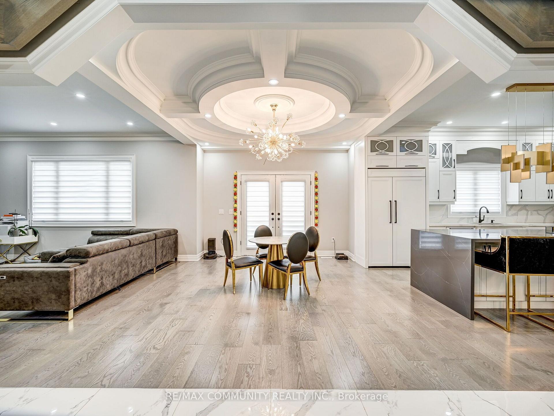 Photo 10 of 75 Havagal Crescent, Markham, Unionville — HOMEH