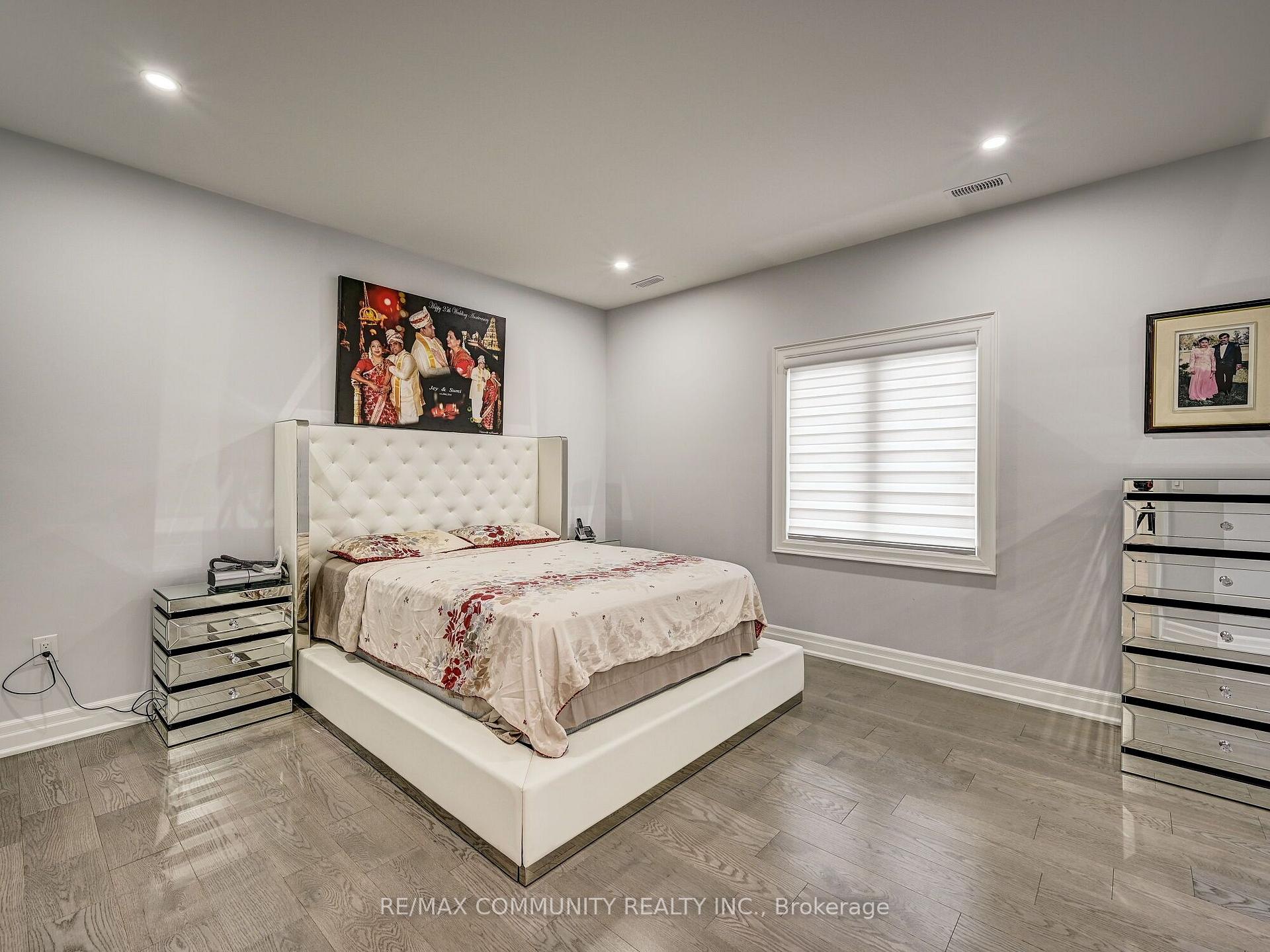 Photo 15 of 75 Havagal Crescent, Markham, Unionville — HOMEH