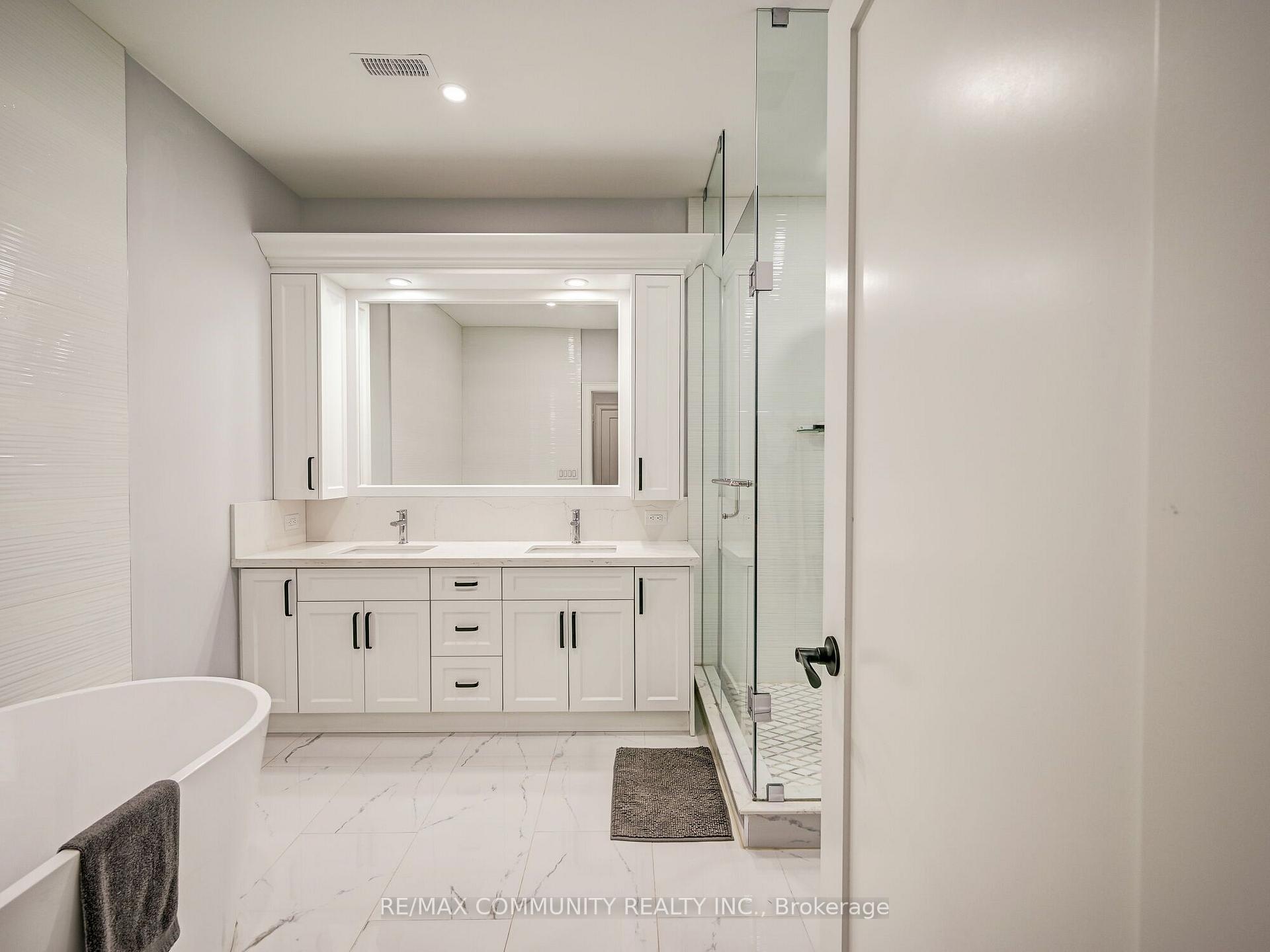 Photo 13 of 75 Havagal Crescent, Markham, Unionville — HOMEH