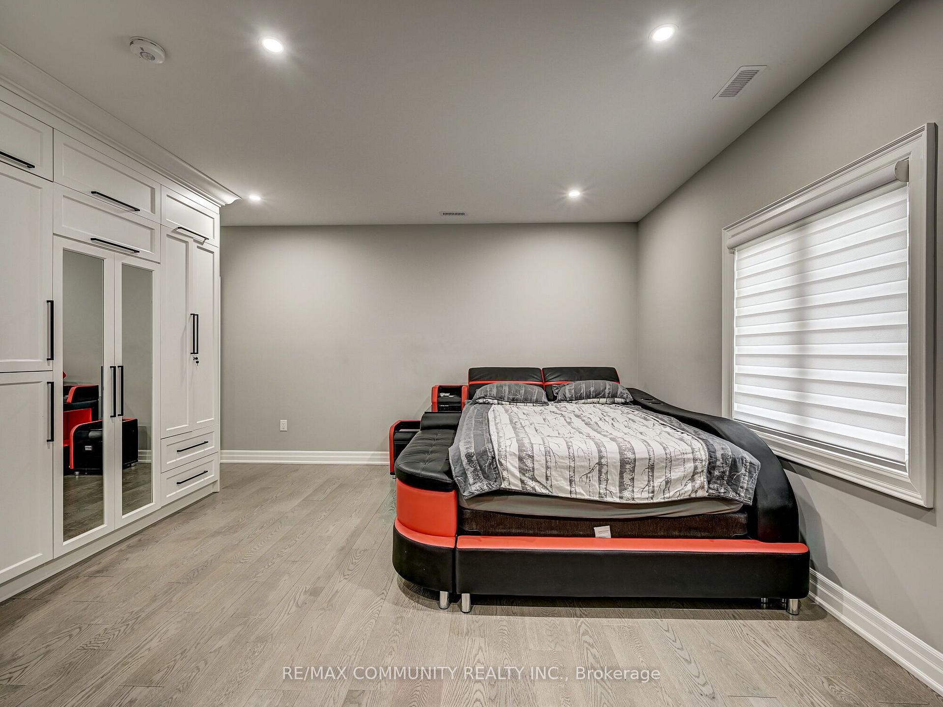 Photo 22 of 75 Havagal Crescent, Markham, Unionville — HOMEH