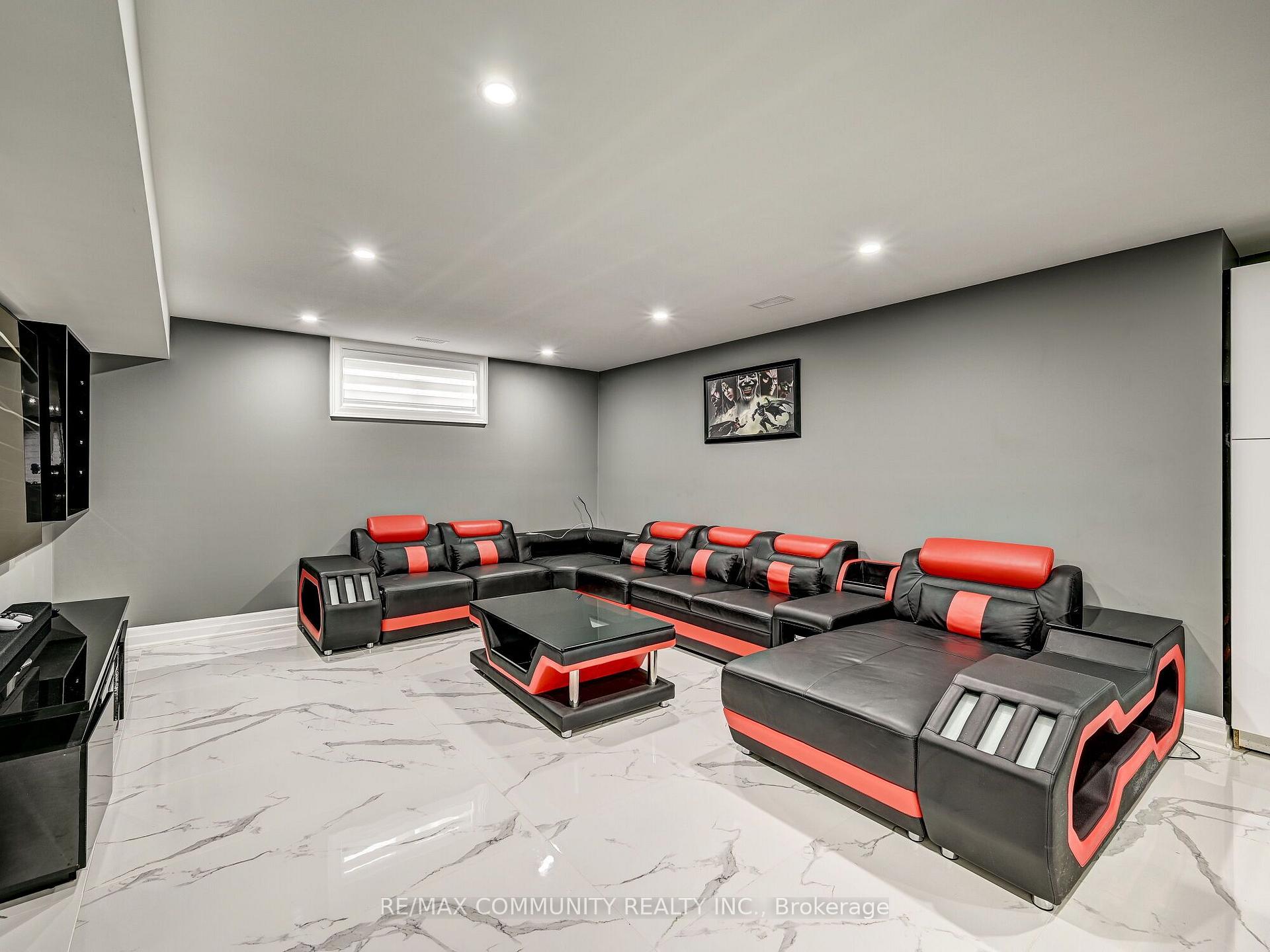 Photo 24 of 75 Havagal Crescent, Markham, Unionville — HOMEH