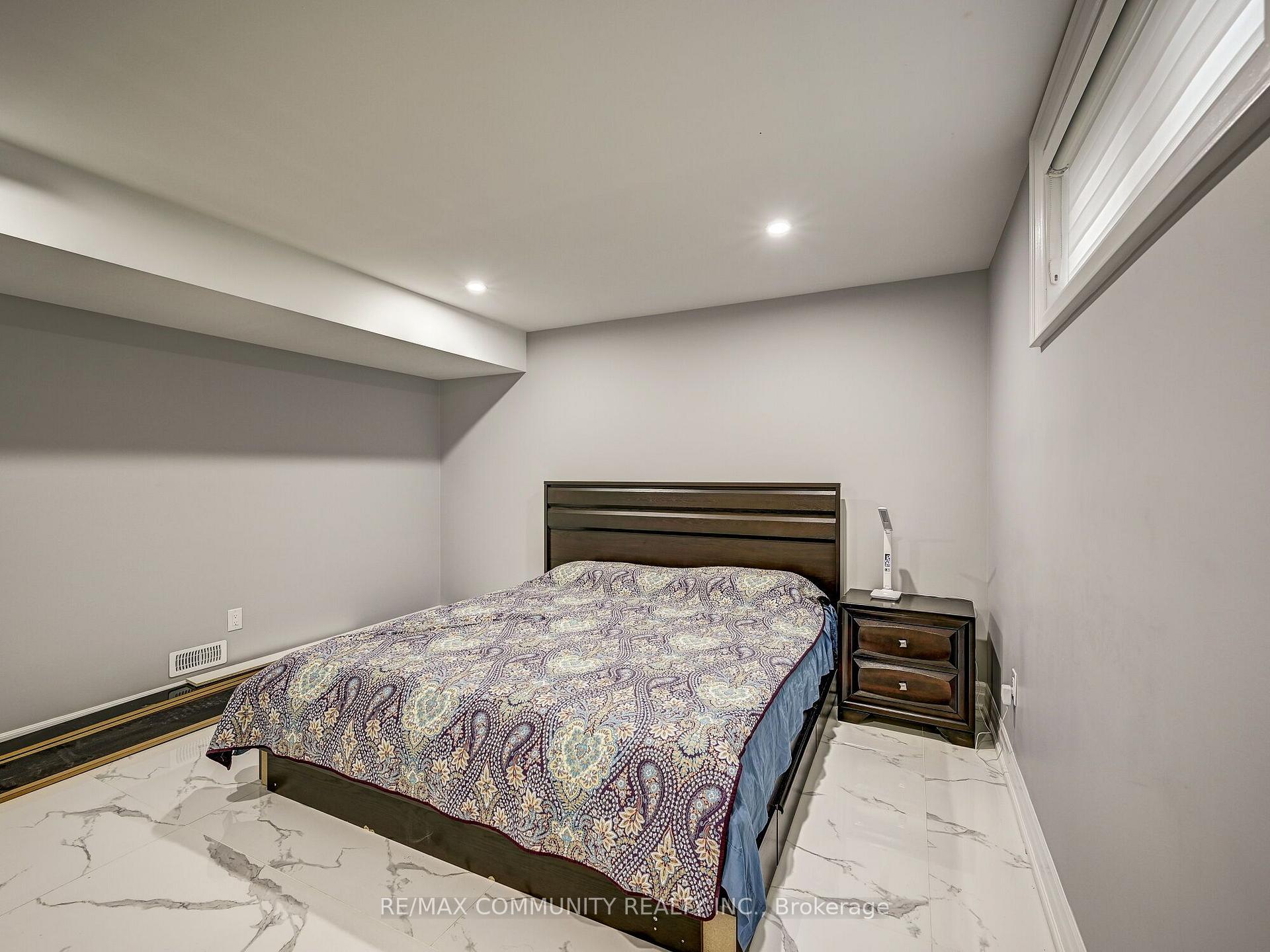 Photo 27 of 75 Havagal Crescent, Markham, Unionville — HOMEH