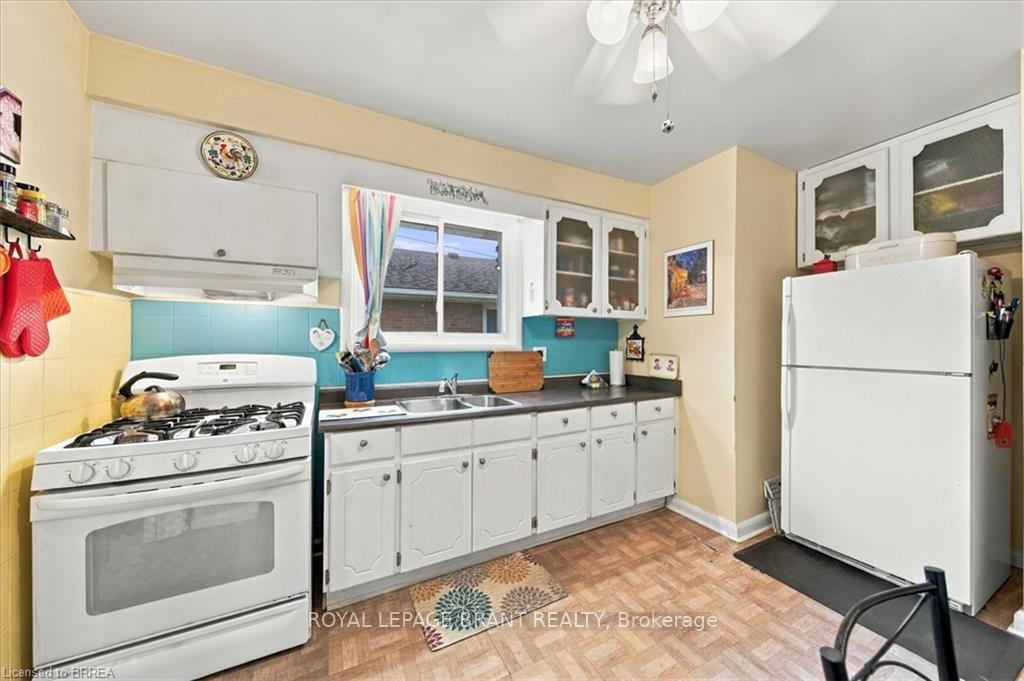 Photo 8 of 43 Cheryl Avenue, Hamilton, Macassa — HOMEH