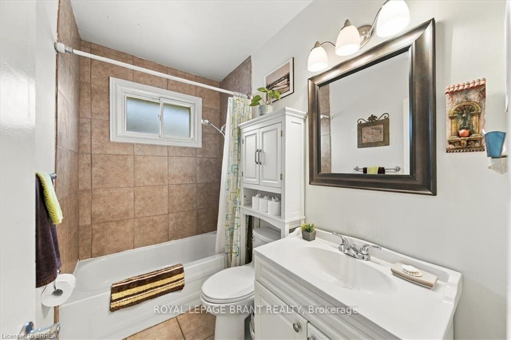 Photo 10 of 43 Cheryl Avenue, Hamilton, Macassa — HOMEH