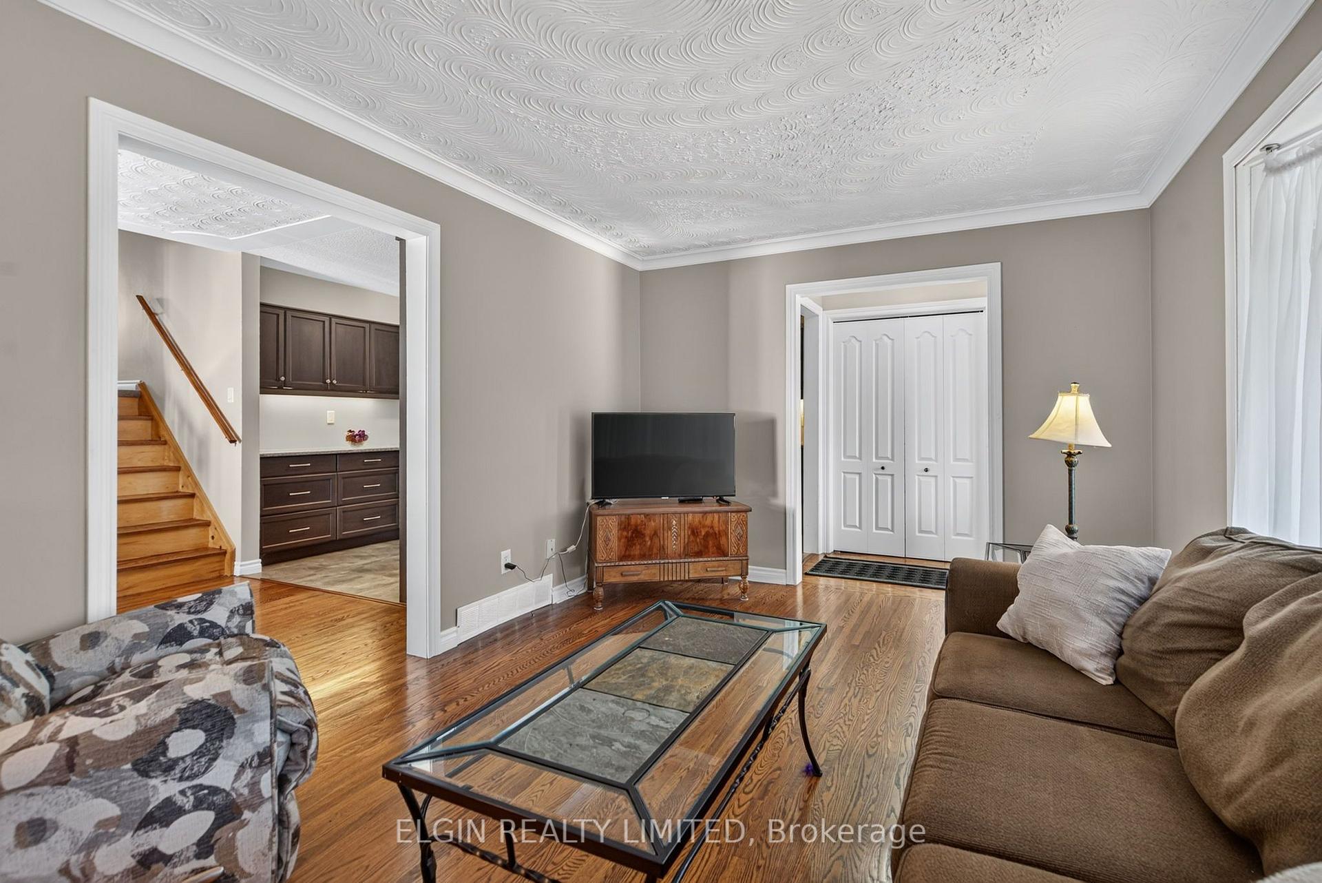 Photo 5 of 35 Leger Avenue, St. Thomas — HOMEH