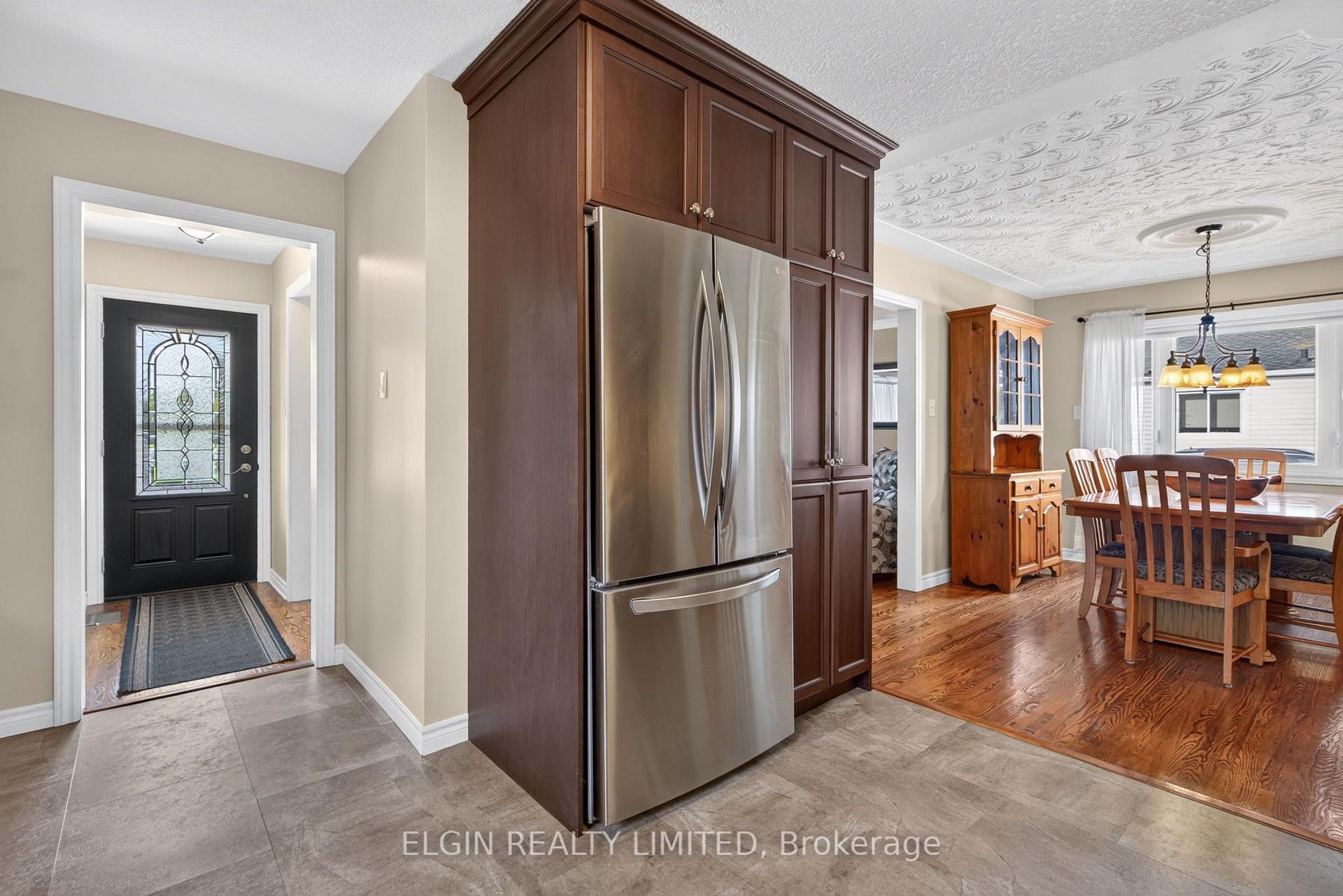 Photo 8 of 35 Leger Avenue, St. Thomas — HOMEH