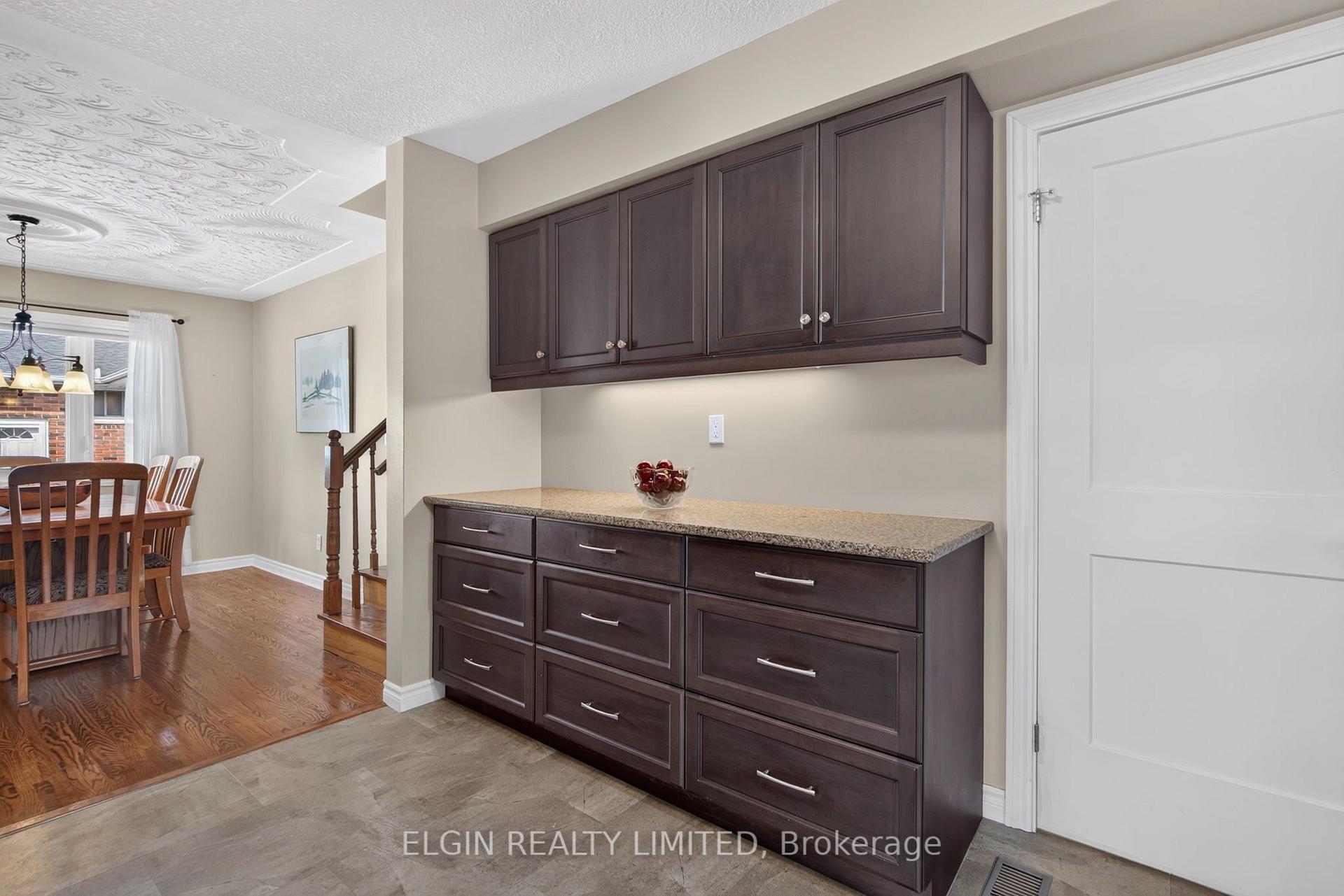 Photo 11 of 35 Leger Avenue, St. Thomas — HOMEH