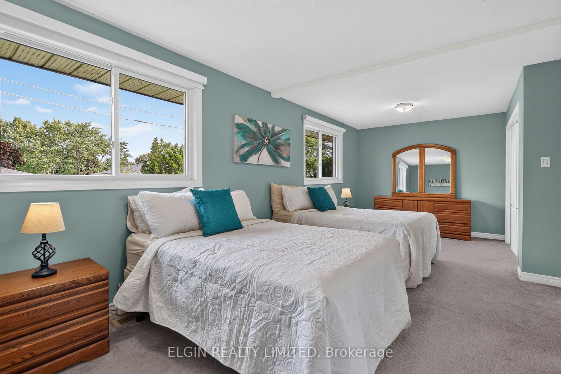 Photo 15 of 35 Leger Avenue, St. Thomas — HOMEH