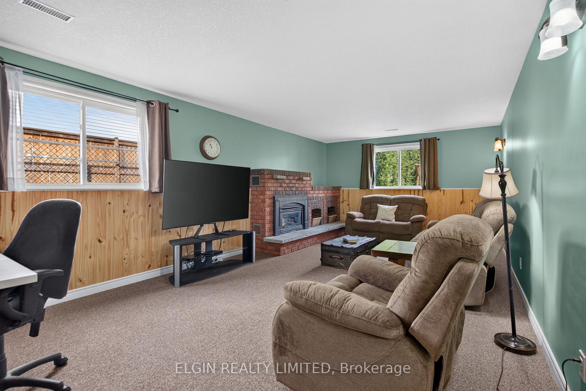 Photo 23 of 35 Leger Avenue, St. Thomas — HOMEH