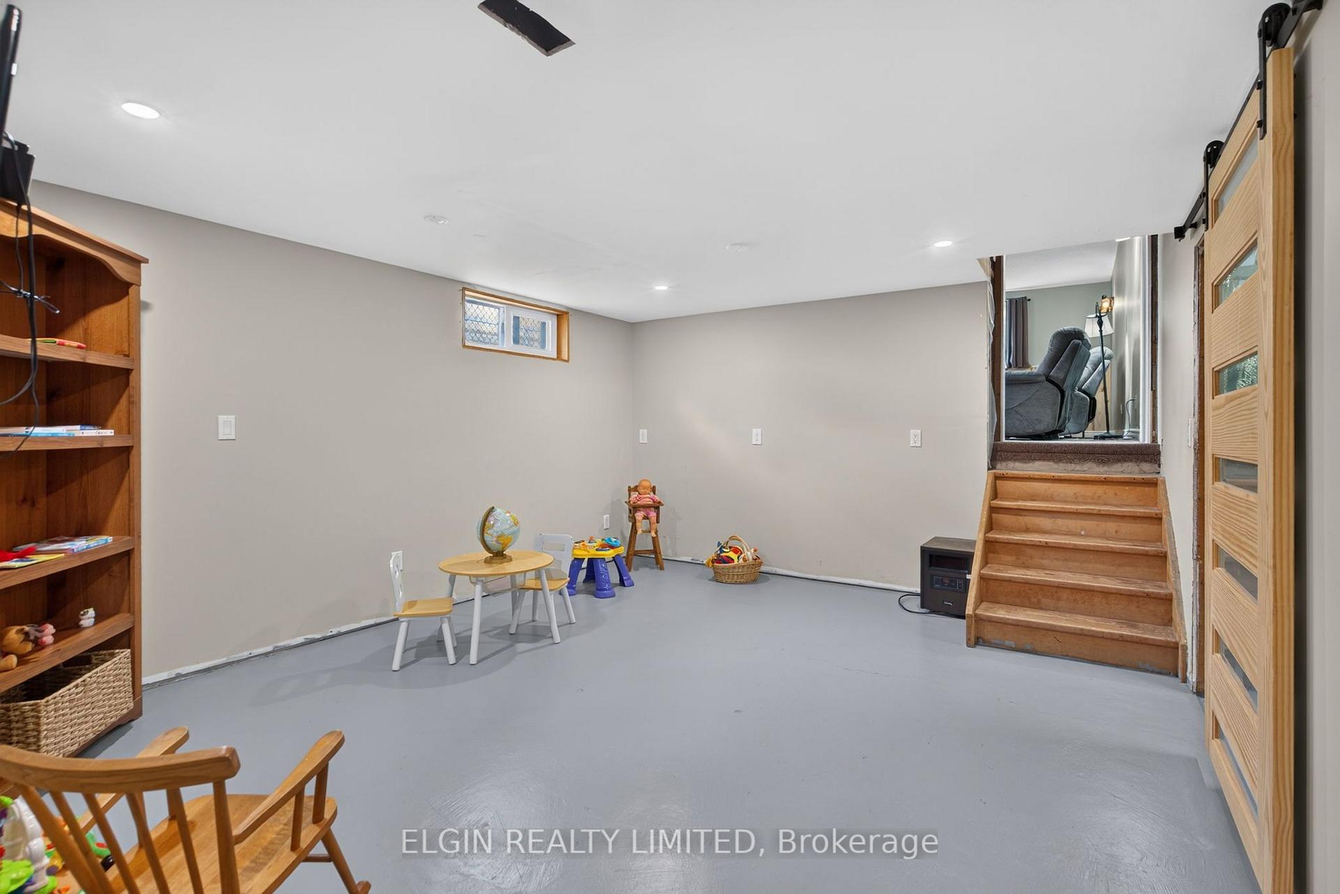 Photo 31 of 35 Leger Avenue, St. Thomas — HOMEH